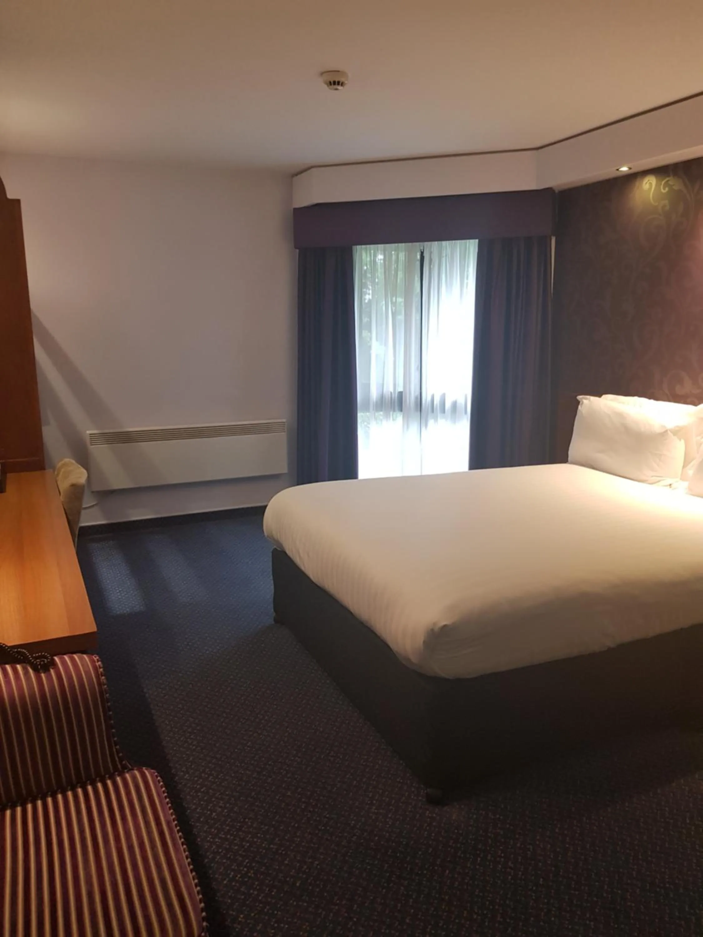 Bed in Best Western Nottingham Derby