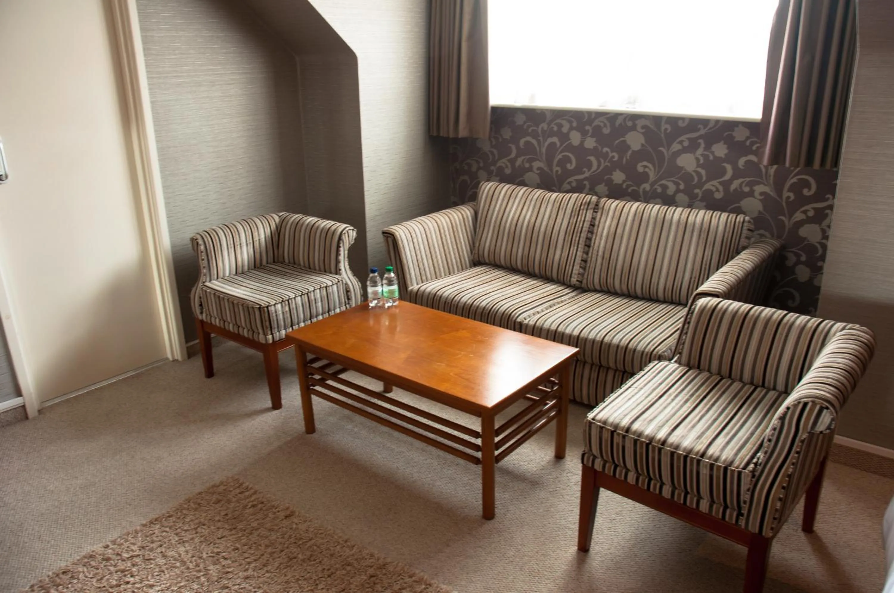Seating Area in Best Western Nottingham Derby