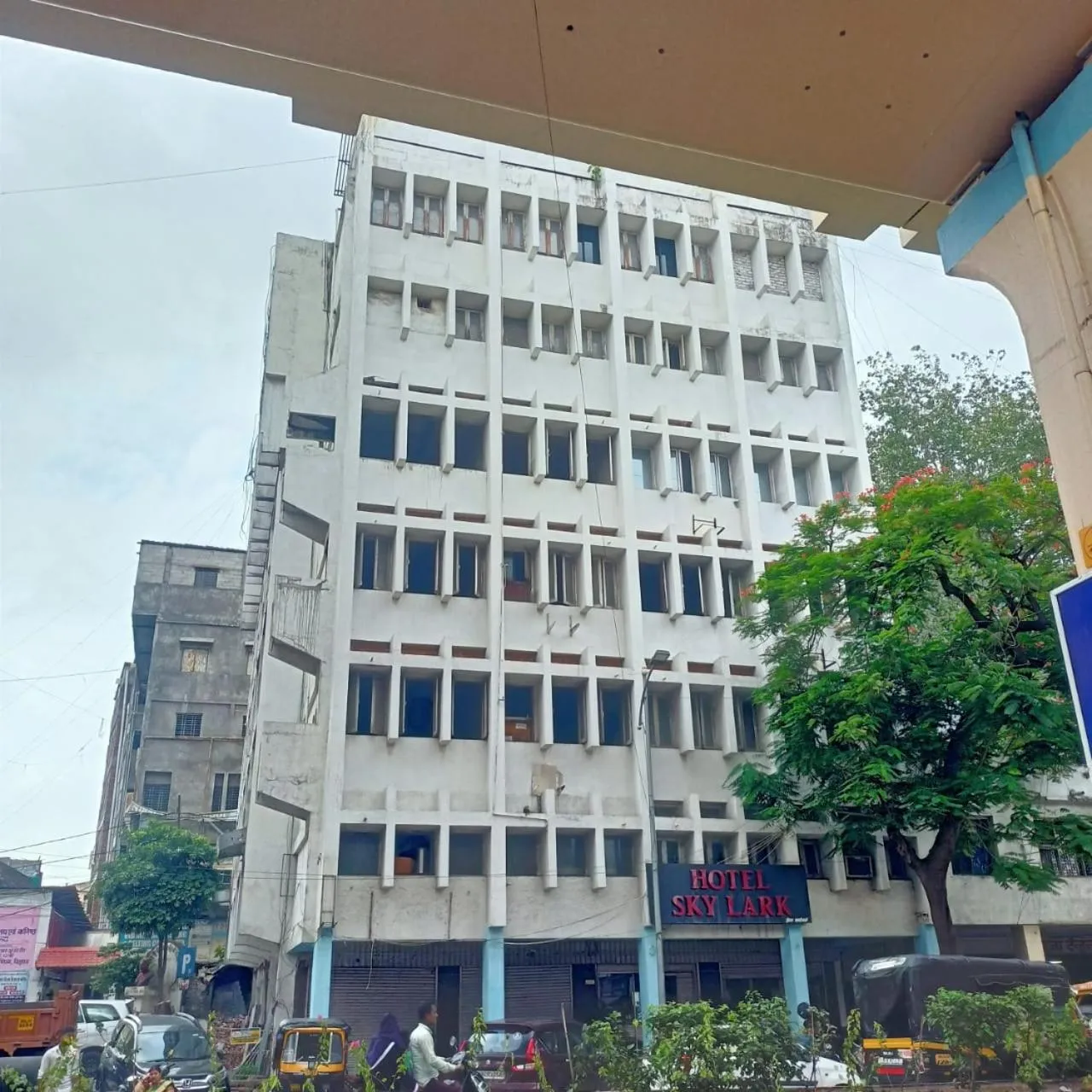 Property building in Hotel Skylark