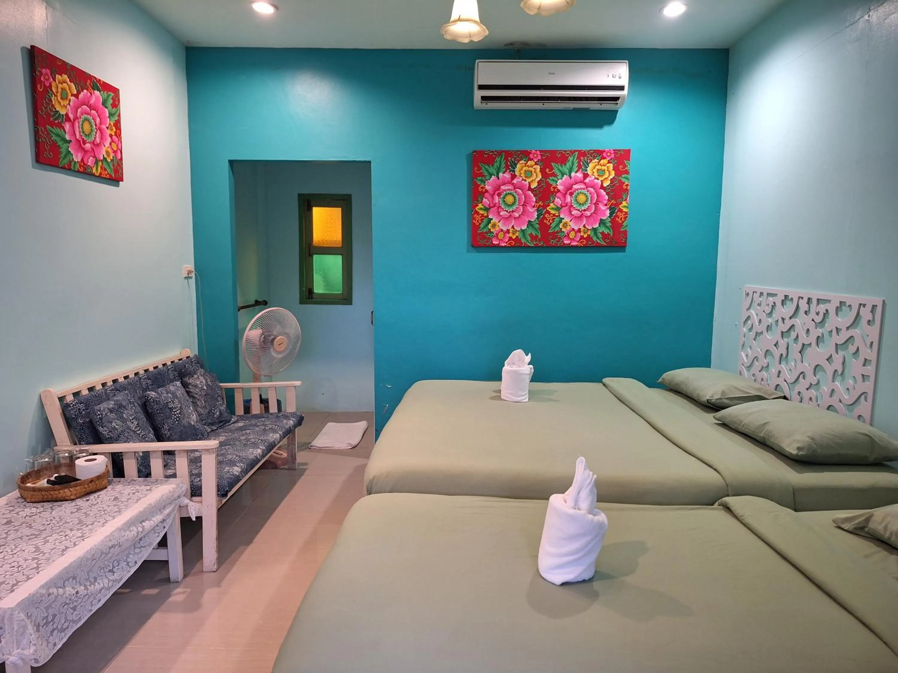 Baanrak amphawa homestay