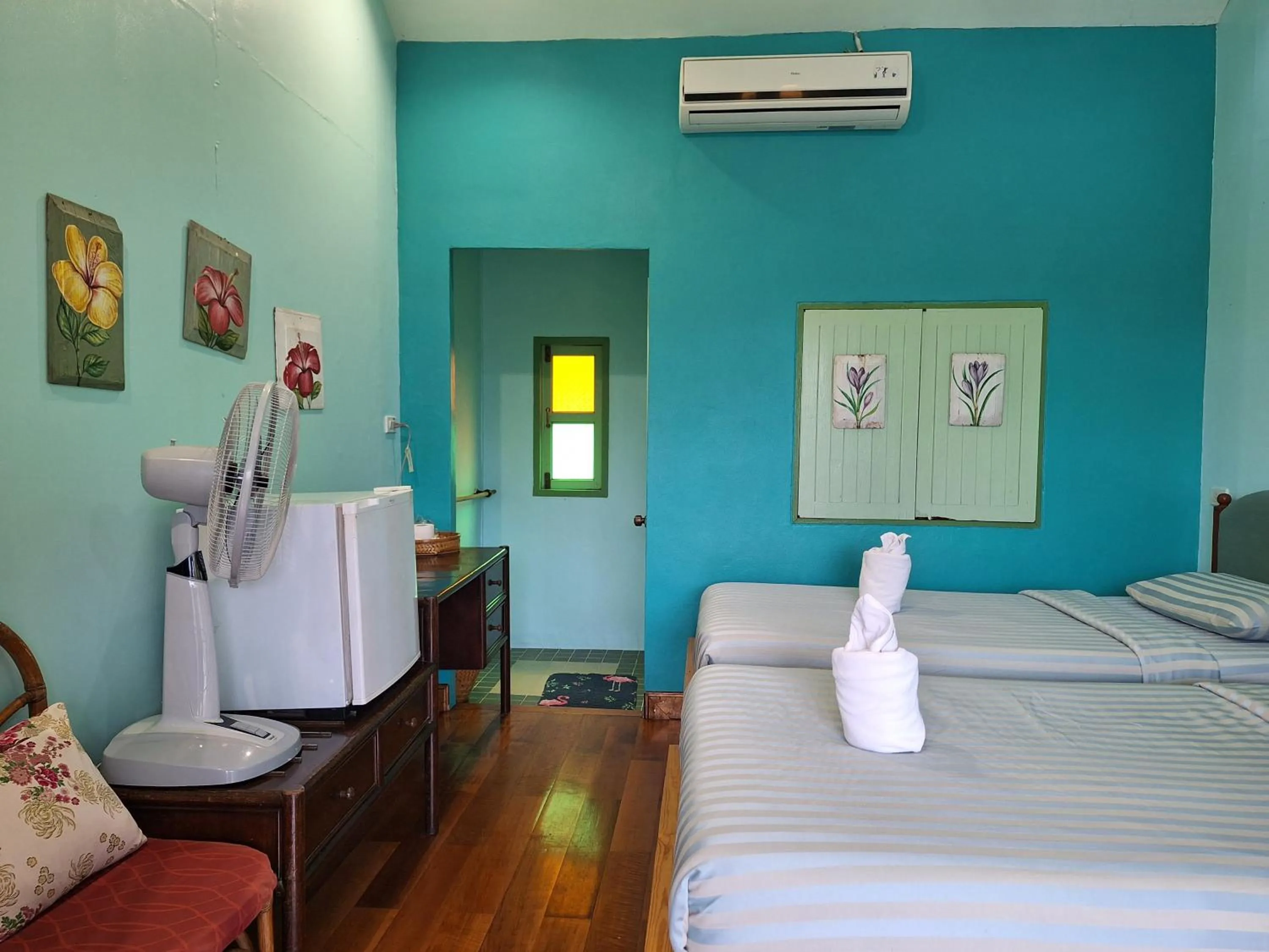 Bed in Baanrak amphawa homestay