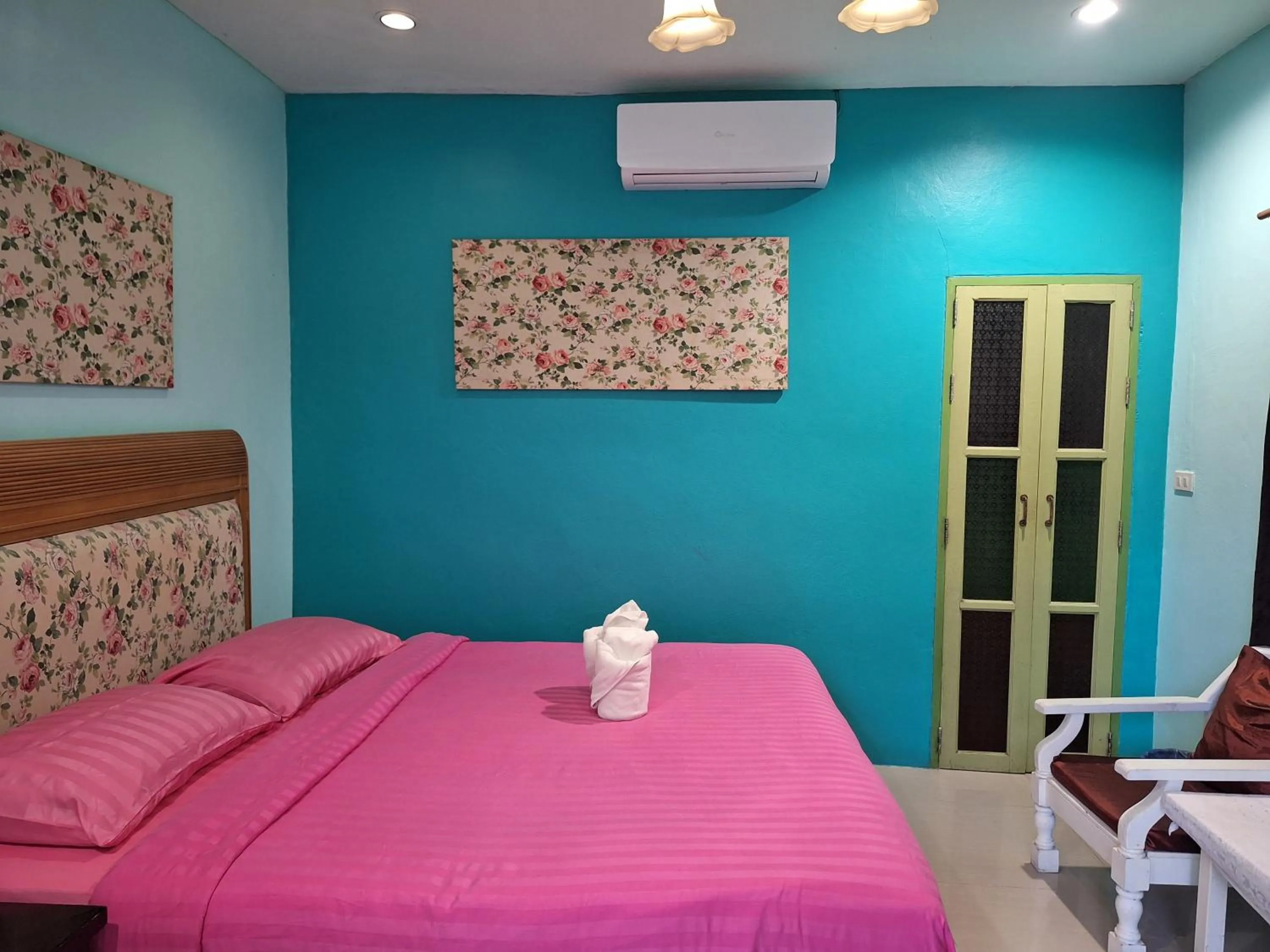 Bed in Baanrak amphawa homestay