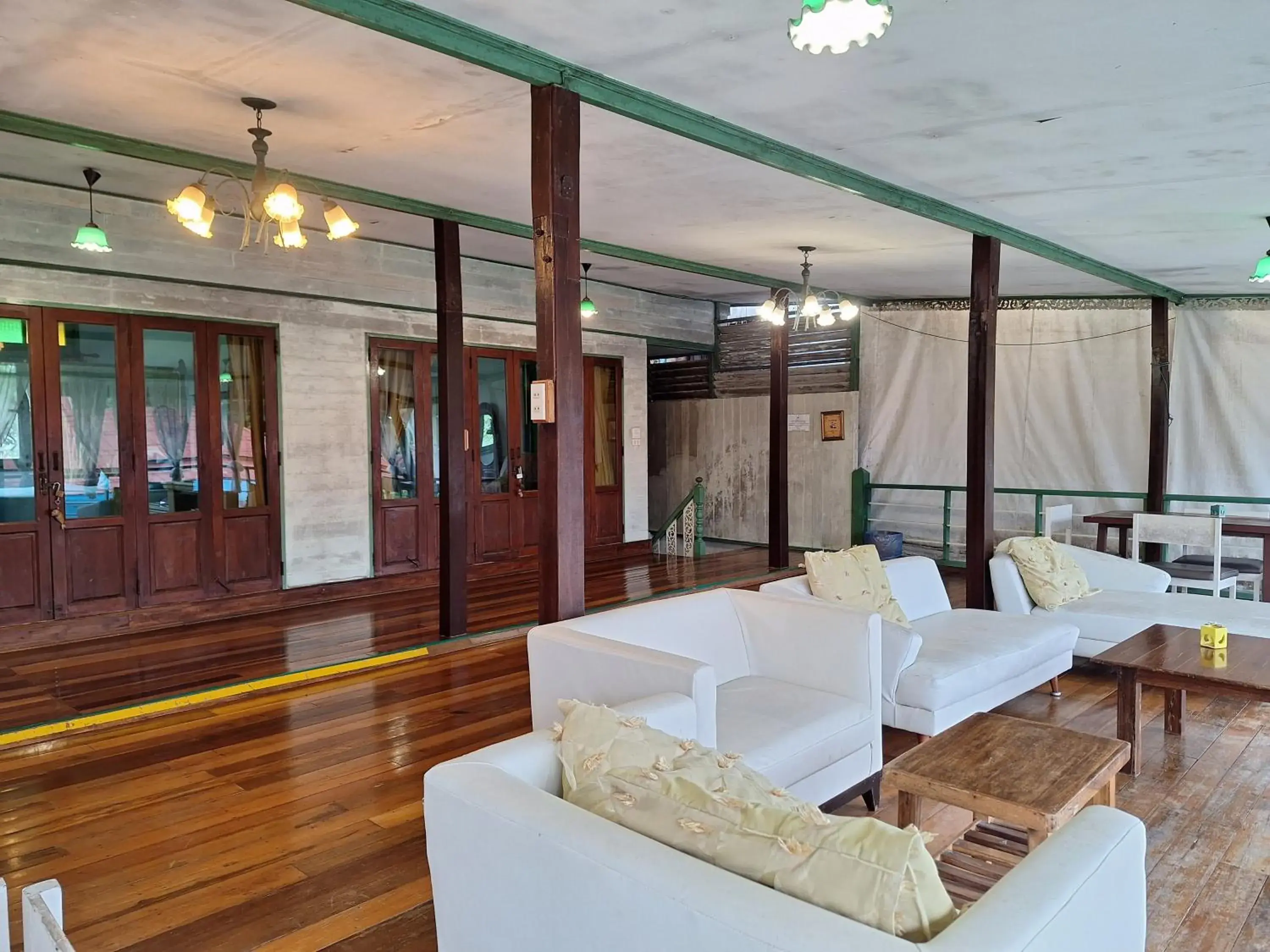 Deluxe Double Room with Balcony in Baanrak amphawa homestay Deluxe Double Room with Balcony in Baanrak amphawa homestay