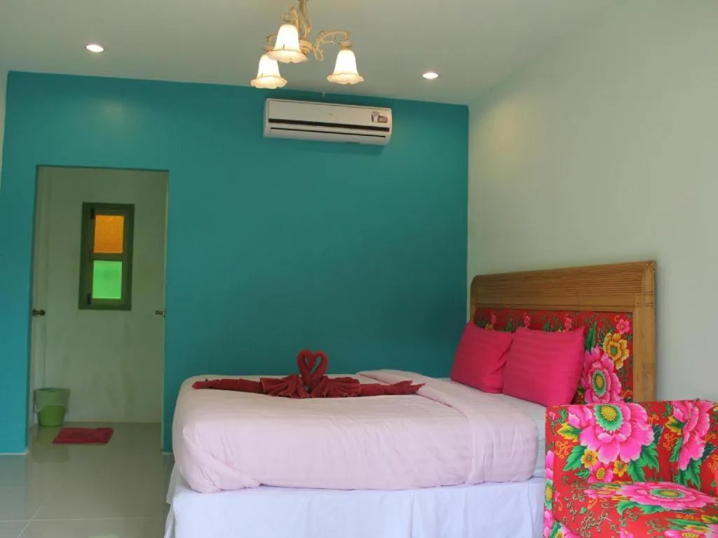 Bed in Baanrak amphawa homestay