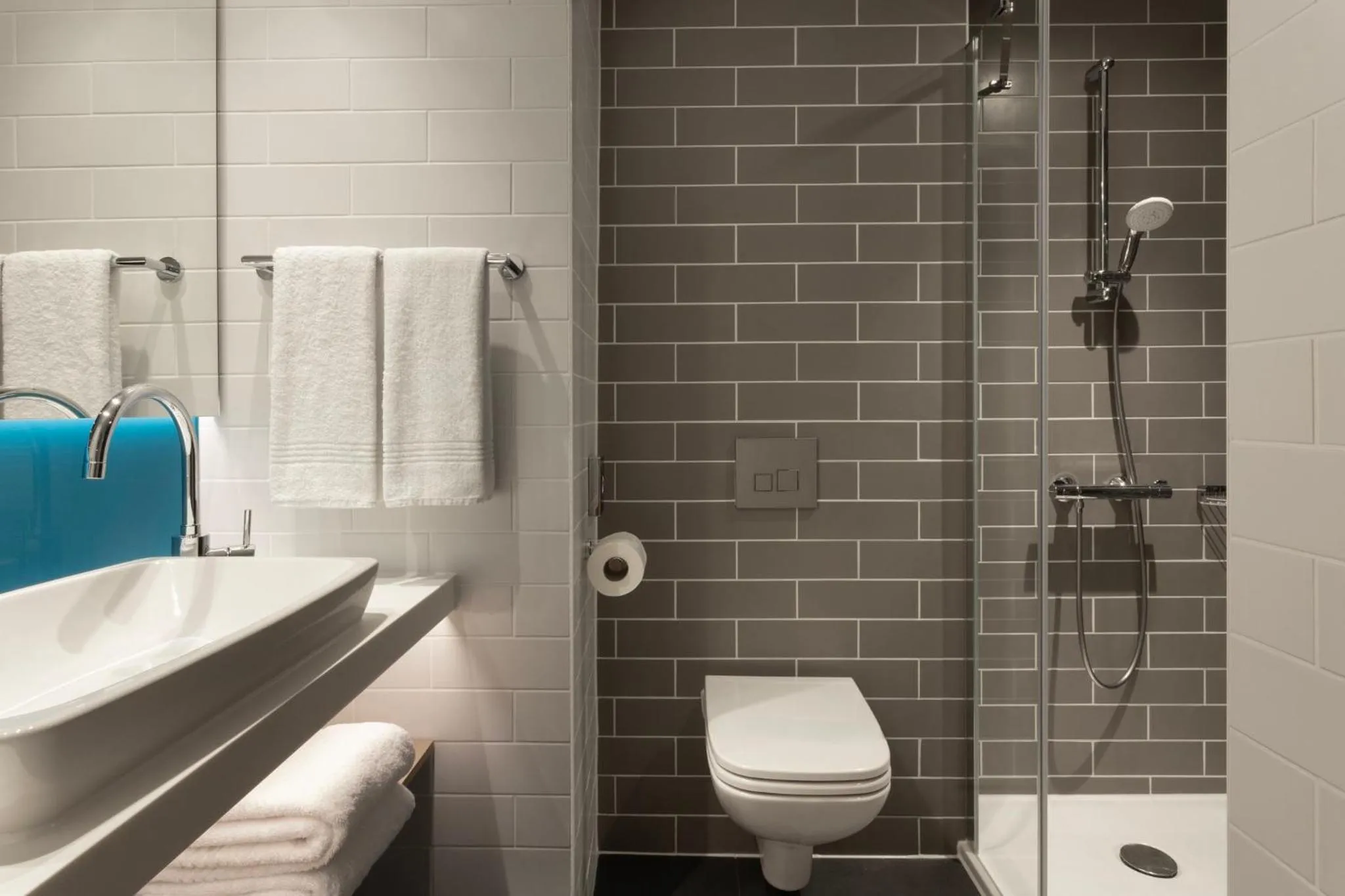 Bathroom in Holiday Inn Express Brussels - Airport by IHG