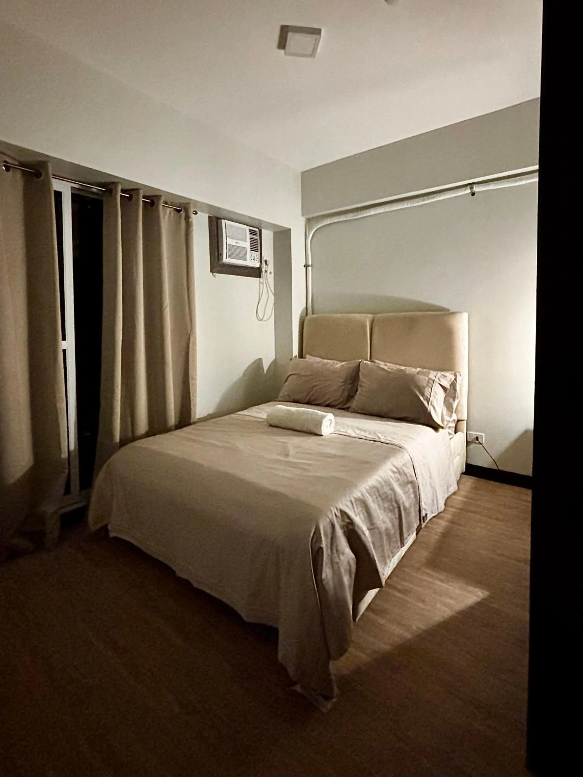 Bed in Verdon Parc Condominium