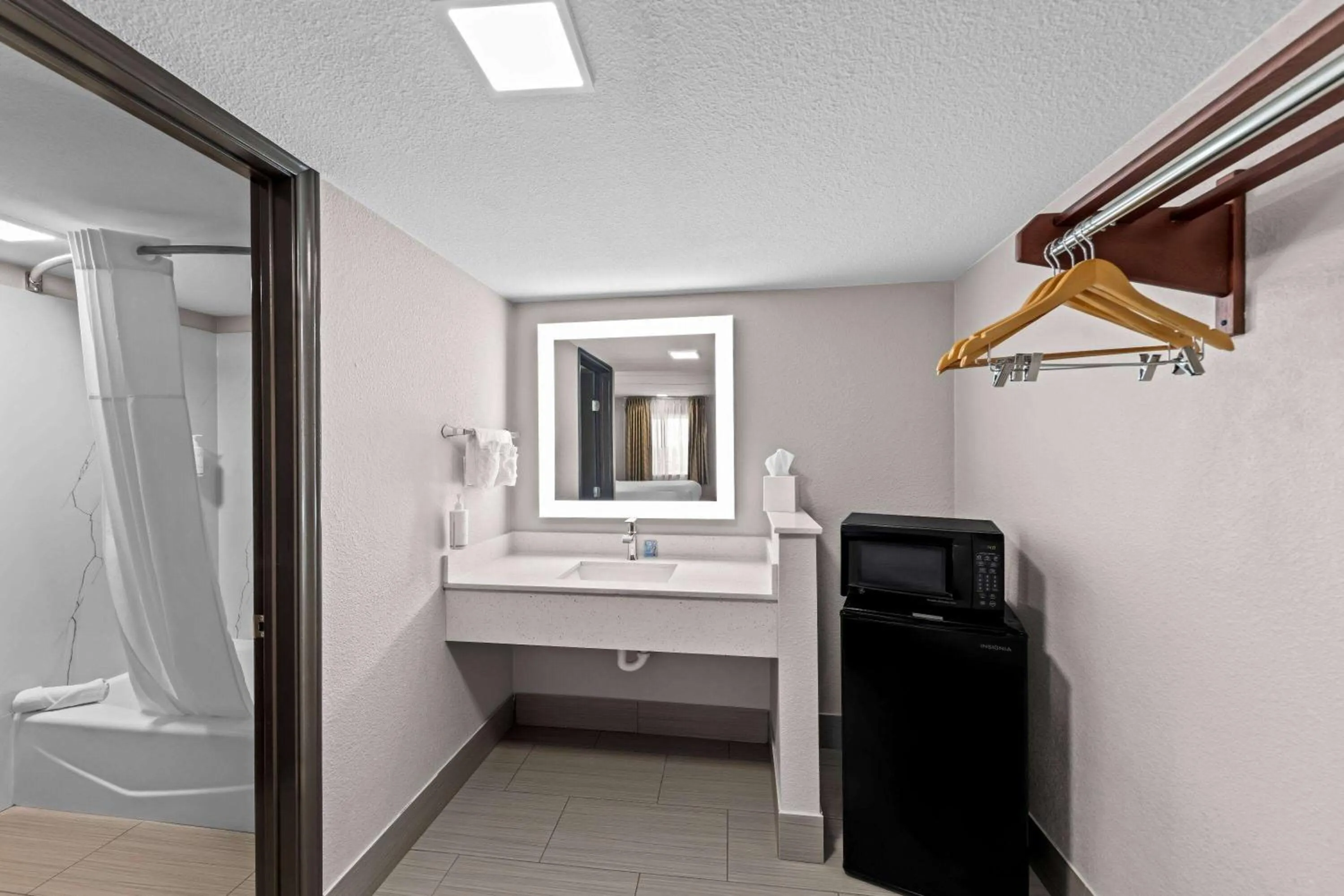 Bathroom in Days Inn by Wyndham Gainesville