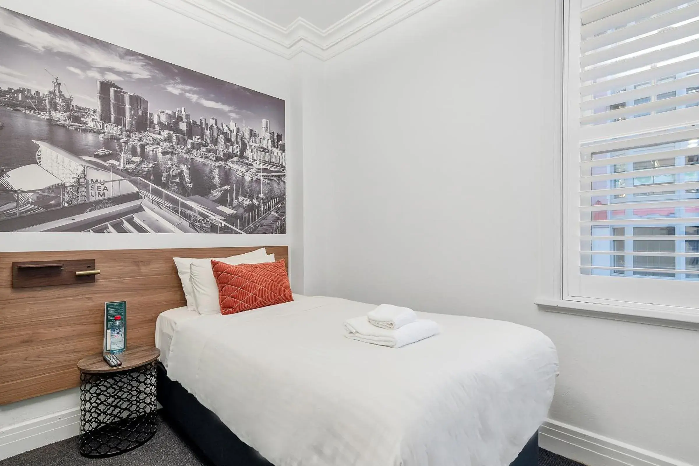 Deluxe Single Room in Criterion Hotel Sydney Deluxe Single Room in Criterion Hotel Sydney