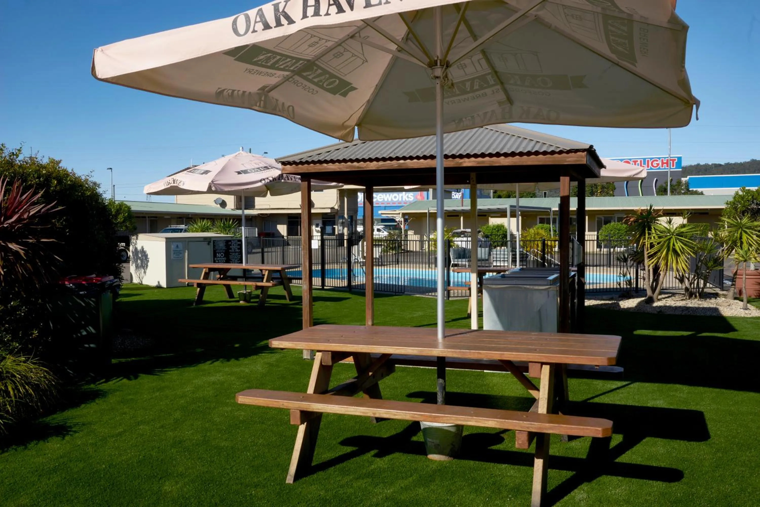 BBQ facilities in Ashwood Motel
