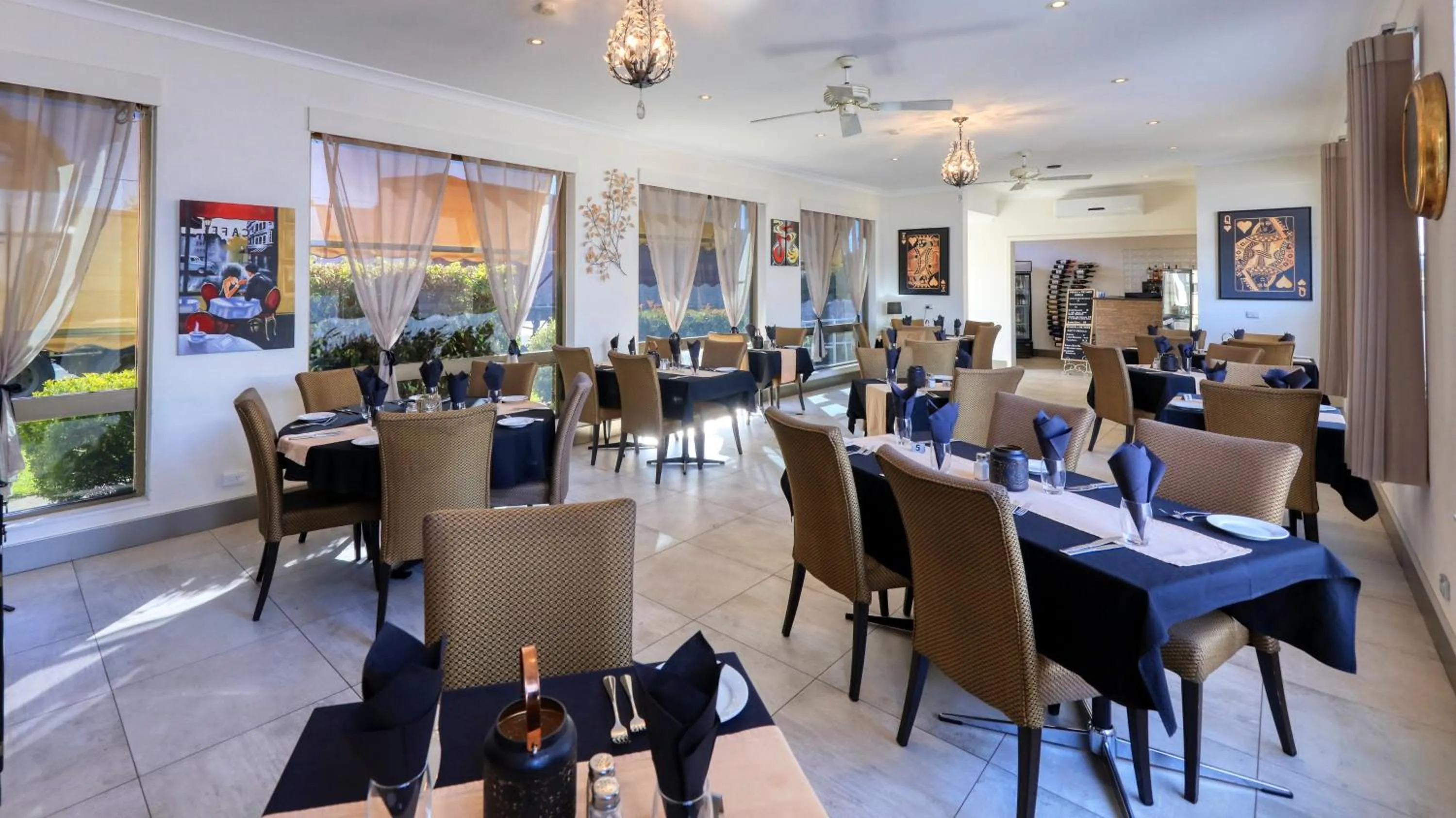 Restaurant/places to eat in Silver Haven Motor Inn