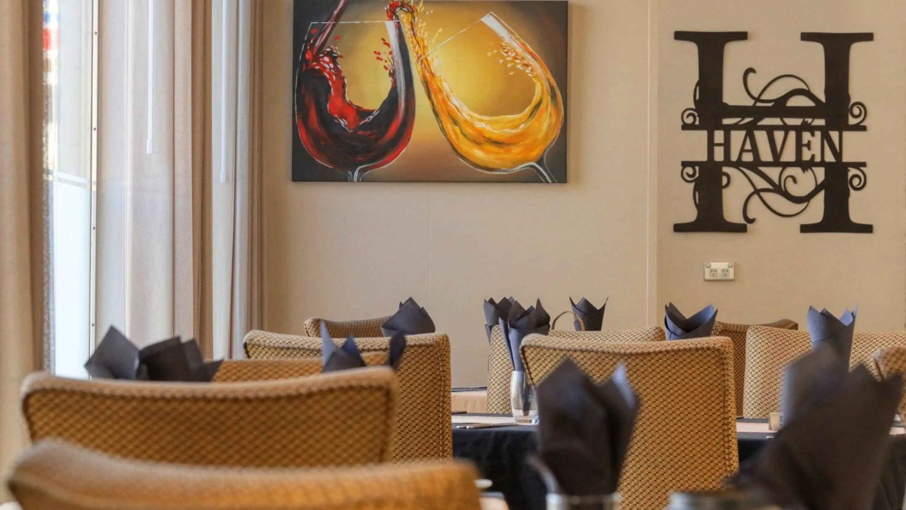 Restaurant/places to eat in Silver Haven Motor Inn