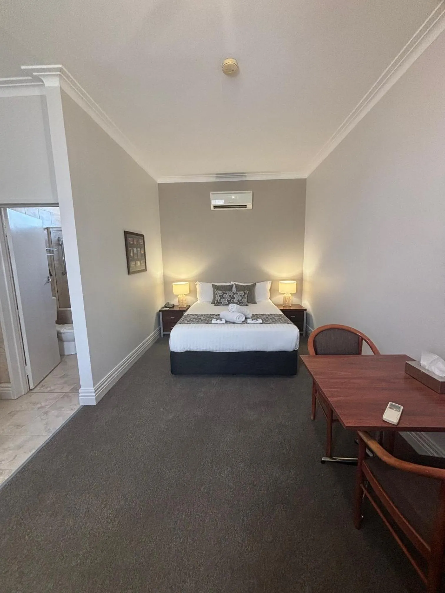 Bed in Silver Haven Motor Inn