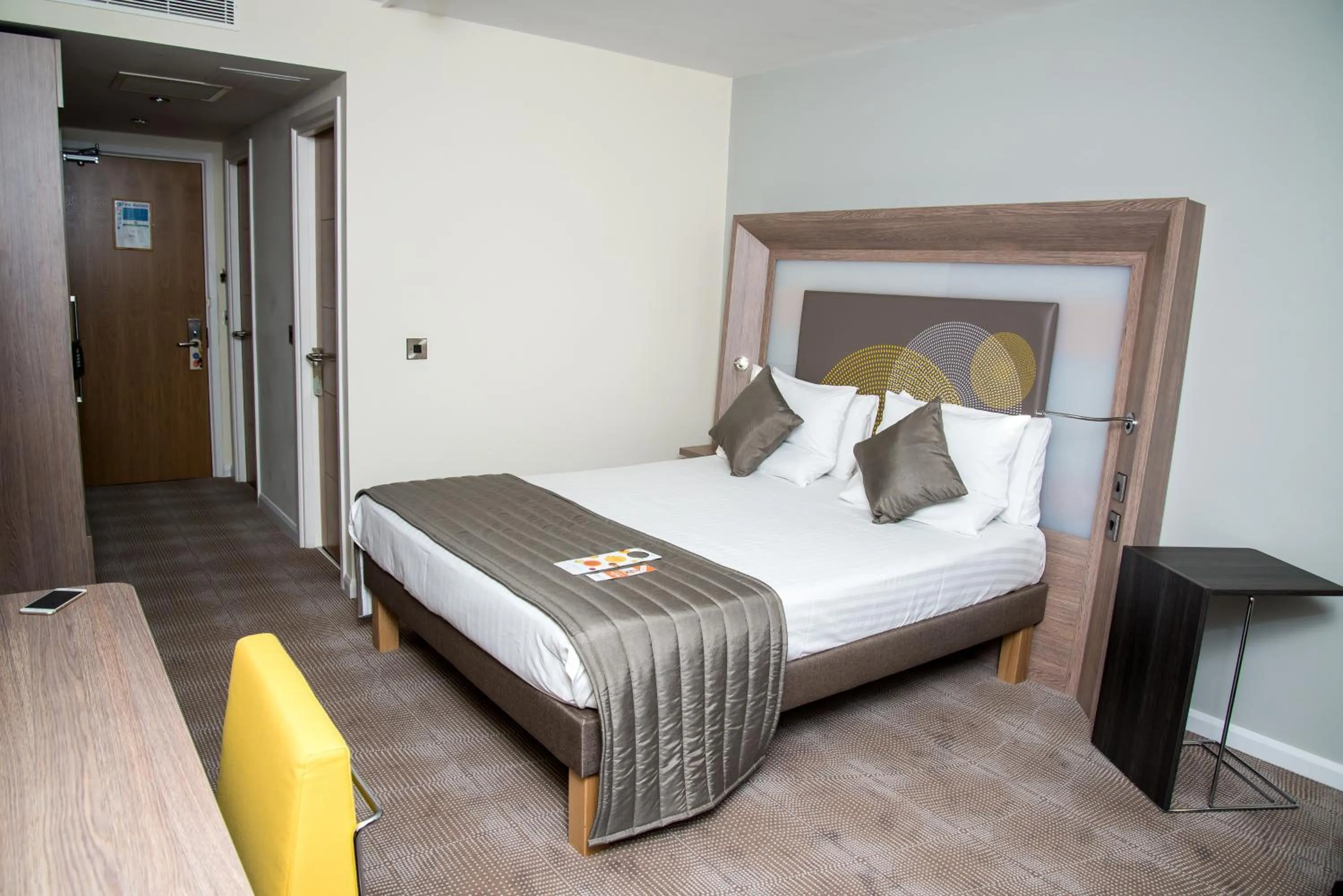 Bed in Novotel Nottingham Derby
