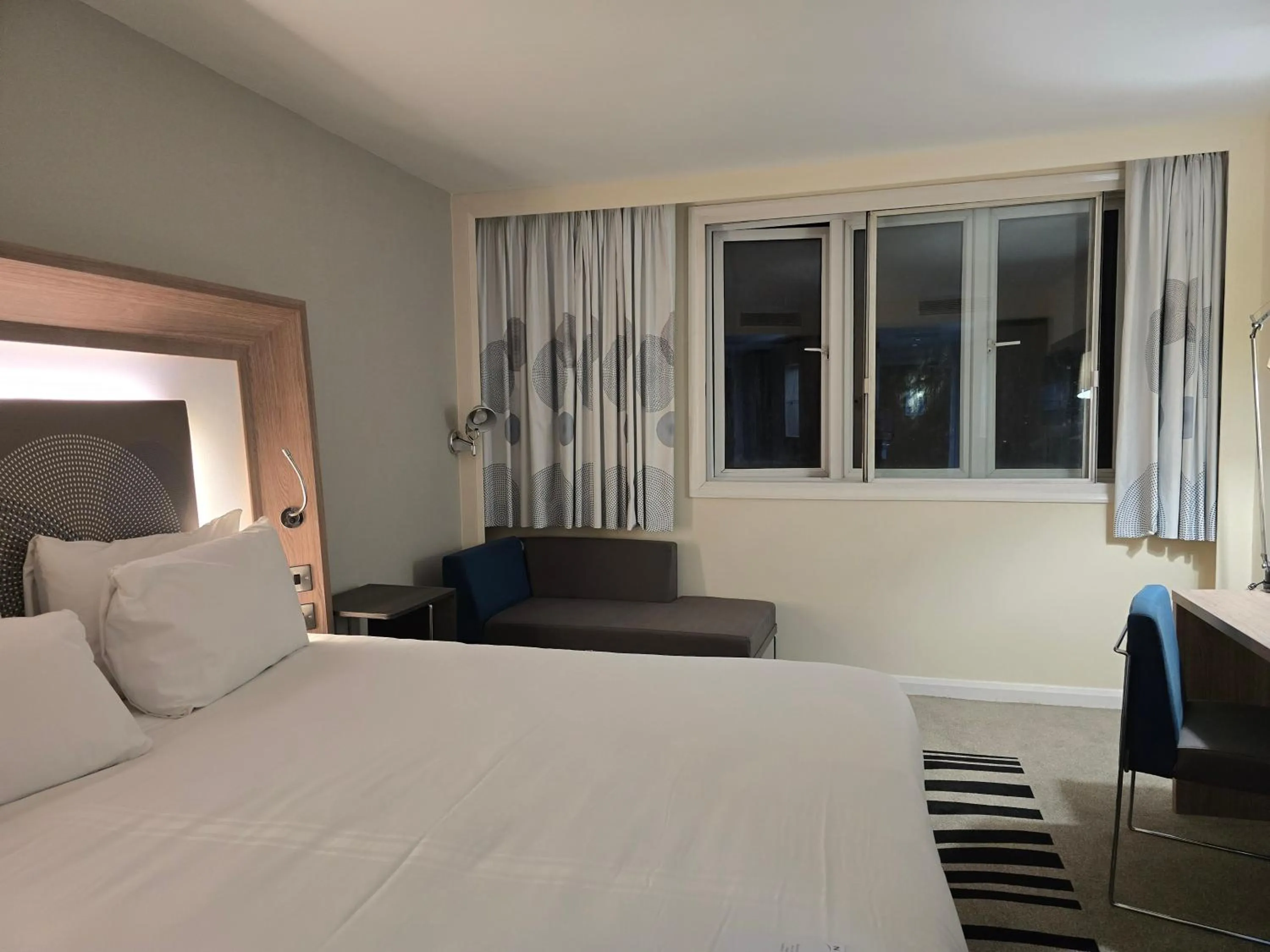 Bedroom, Bed in Novotel Nottingham Derby