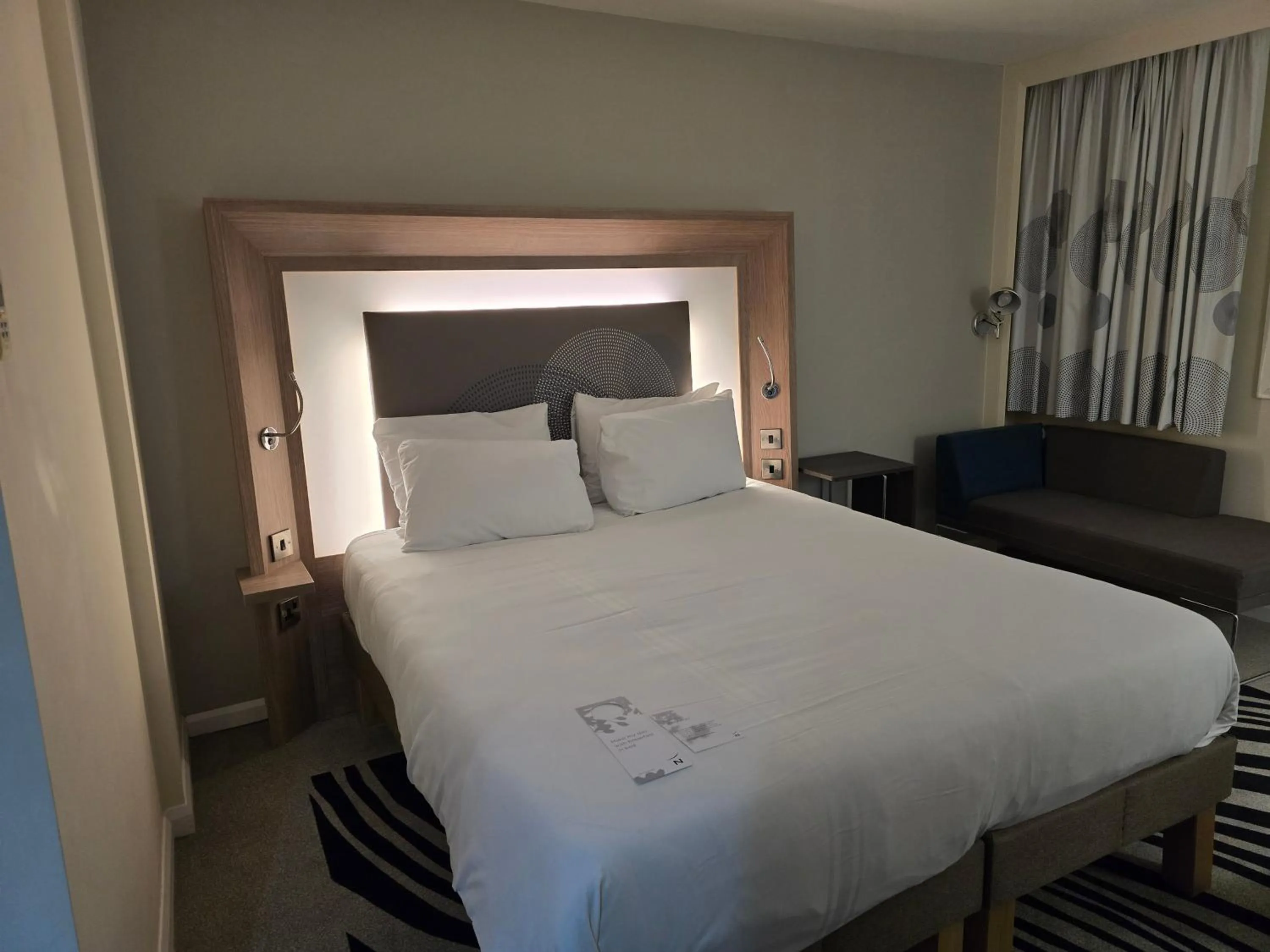 Bedroom, Bed in Novotel Nottingham Derby