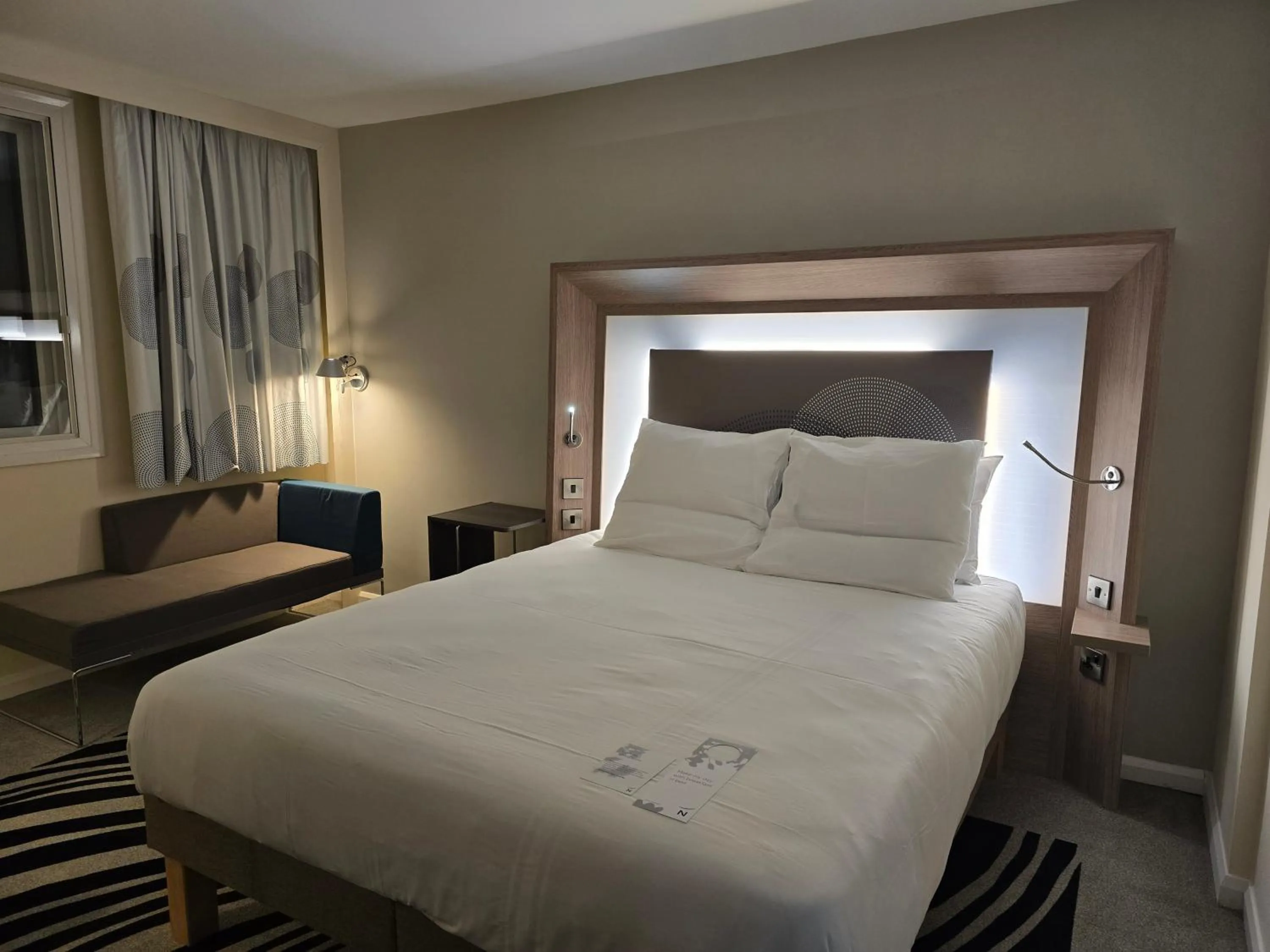 Bedroom, Bed in Novotel Nottingham Derby