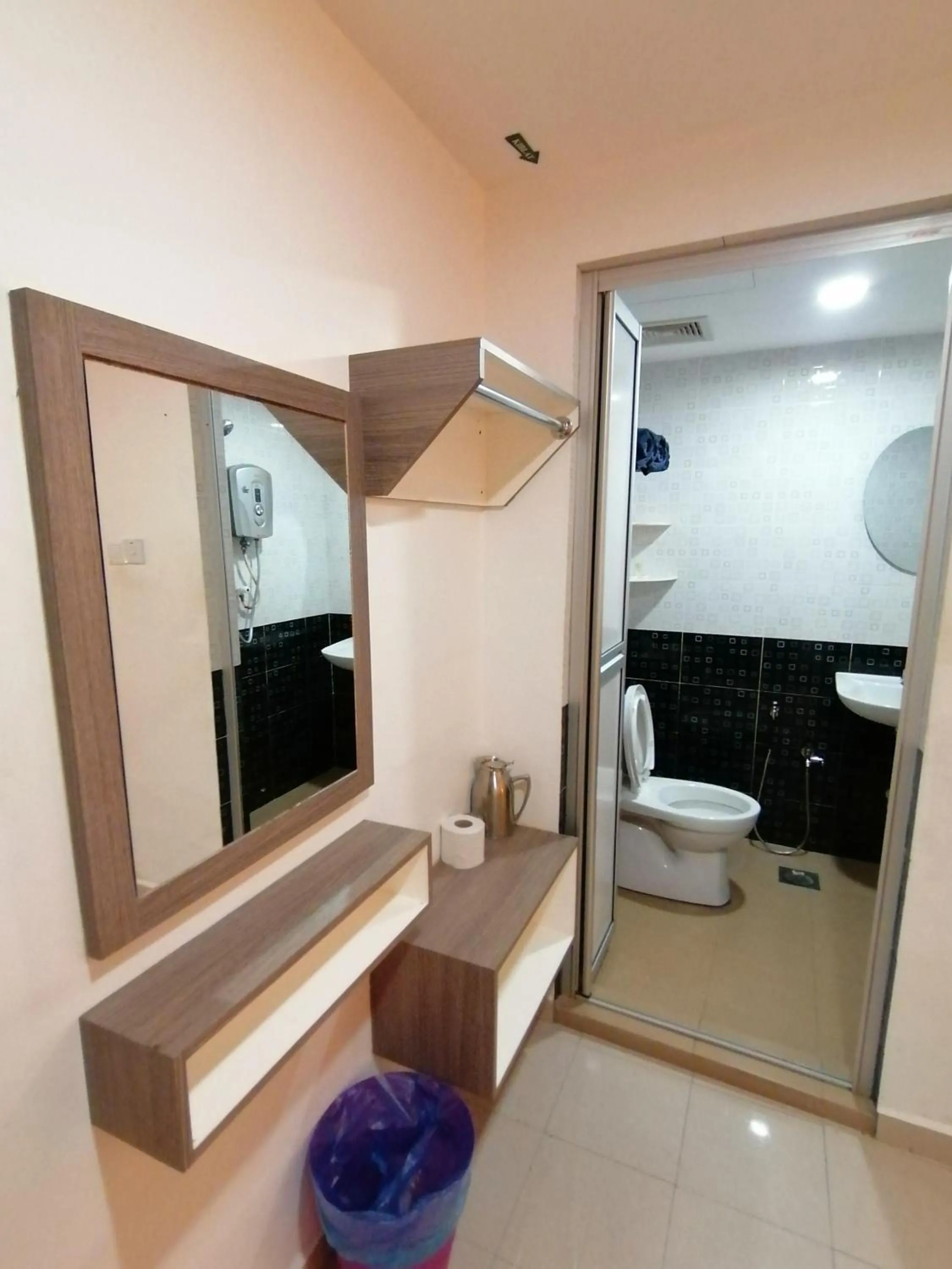 Bathroom in Yellow Mansion Hotel Melaka Raya