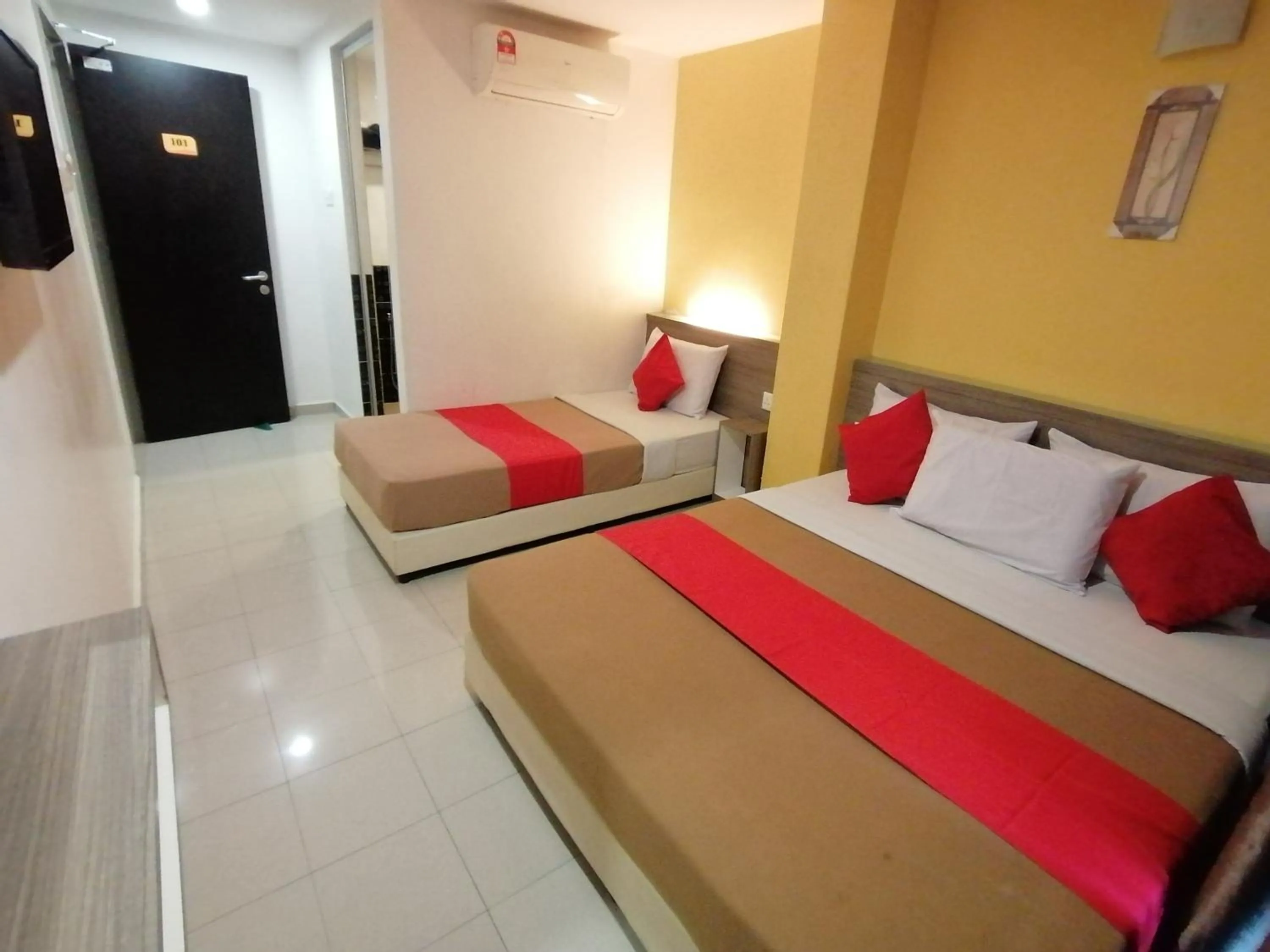 Bedroom in Yellow Mansion Hotel Melaka Raya