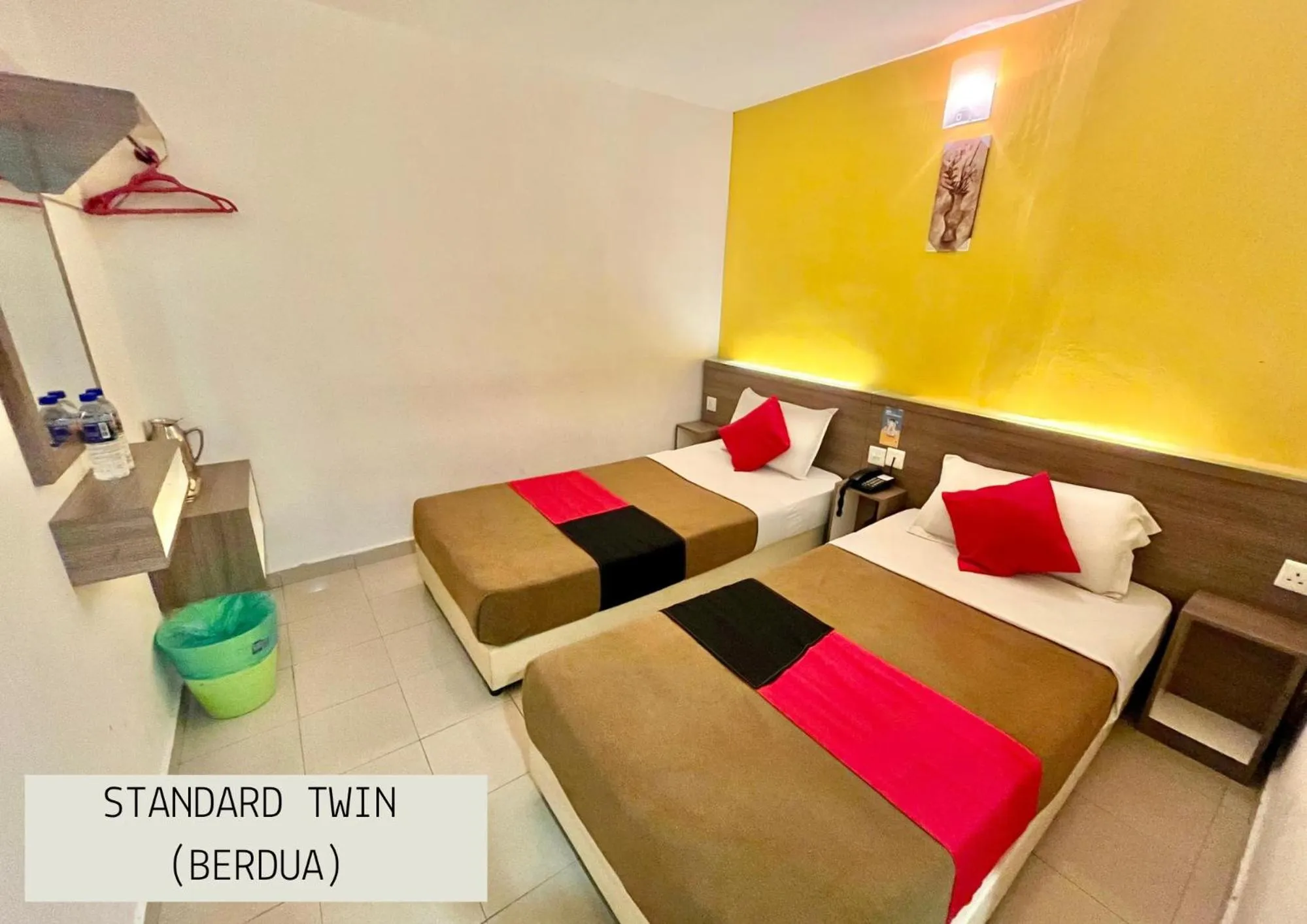 Bed in Yellow Mansion Hotel Melaka Raya