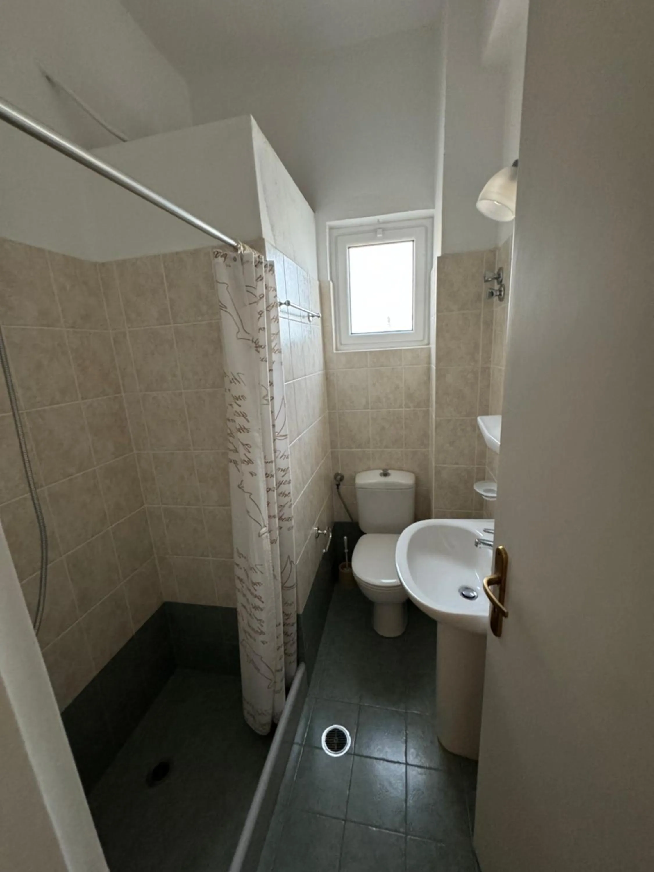 Shower in Hotel Jenny