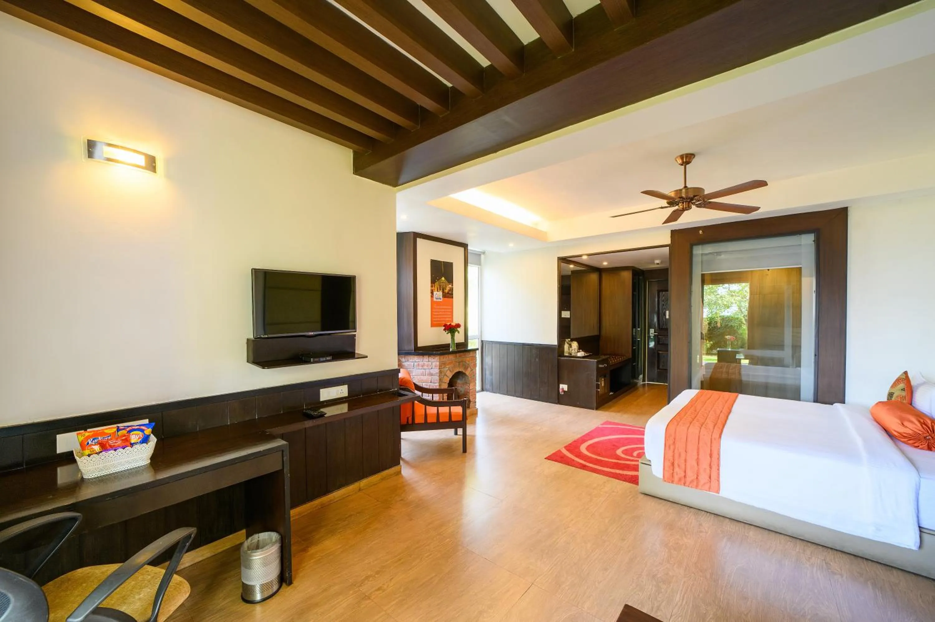 TV and multimedia, Bed in Sinclairs Retreat Kalimpong