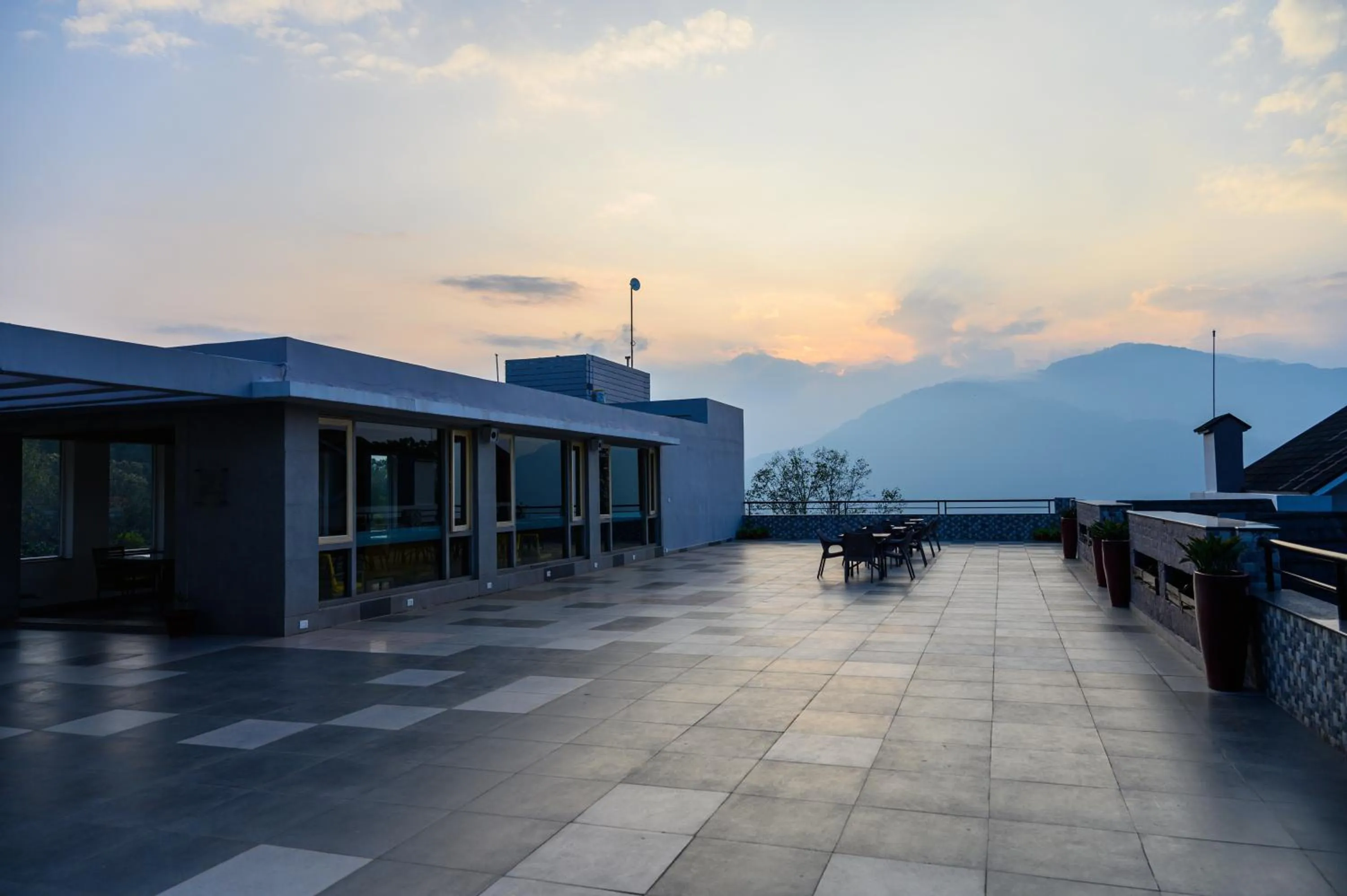 Mountain view in Sinclairs Retreat Kalimpong