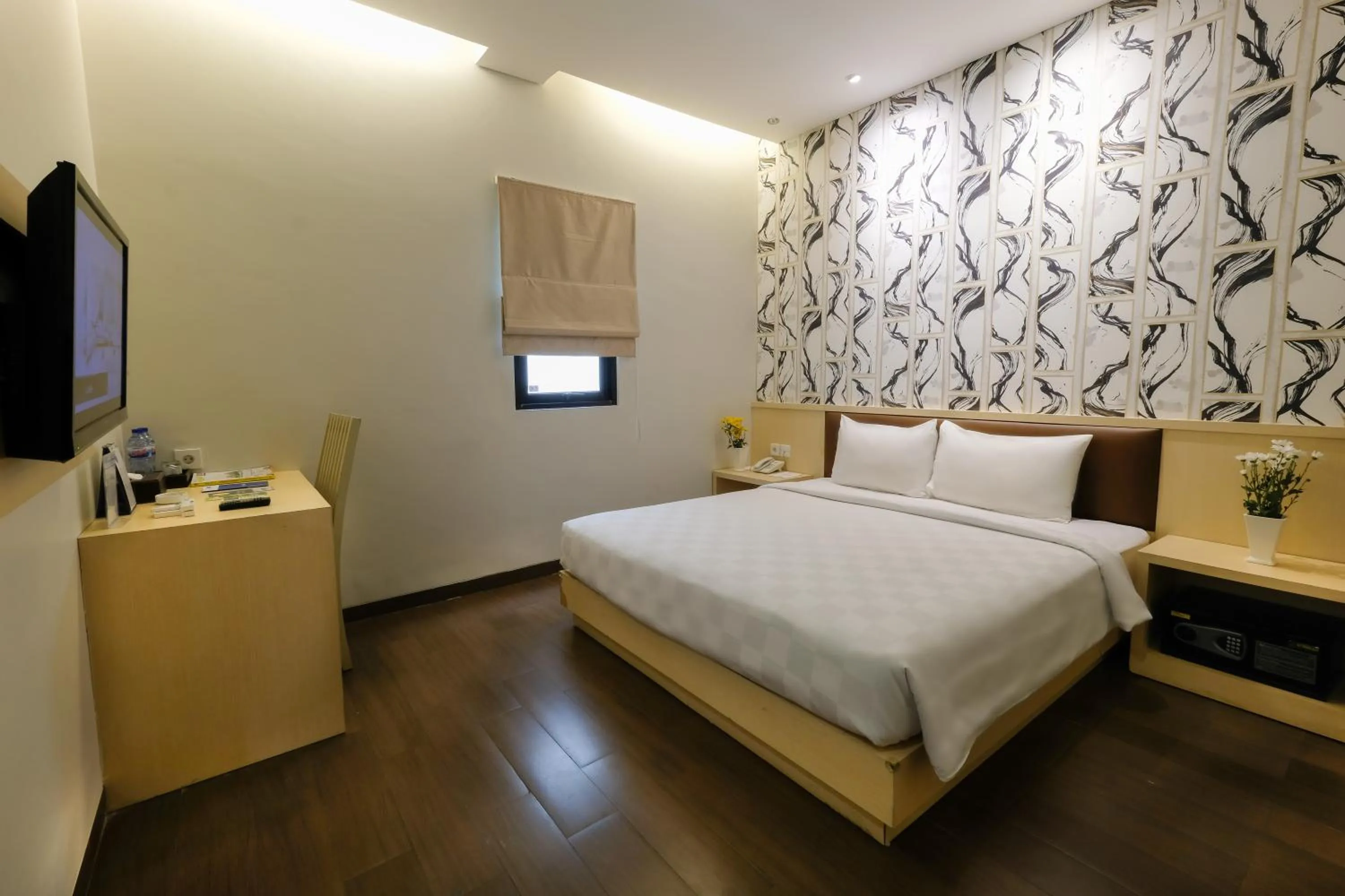 Deluxe Double Room in Hotel 88 Mangga Besar 62 Lokasari By WH