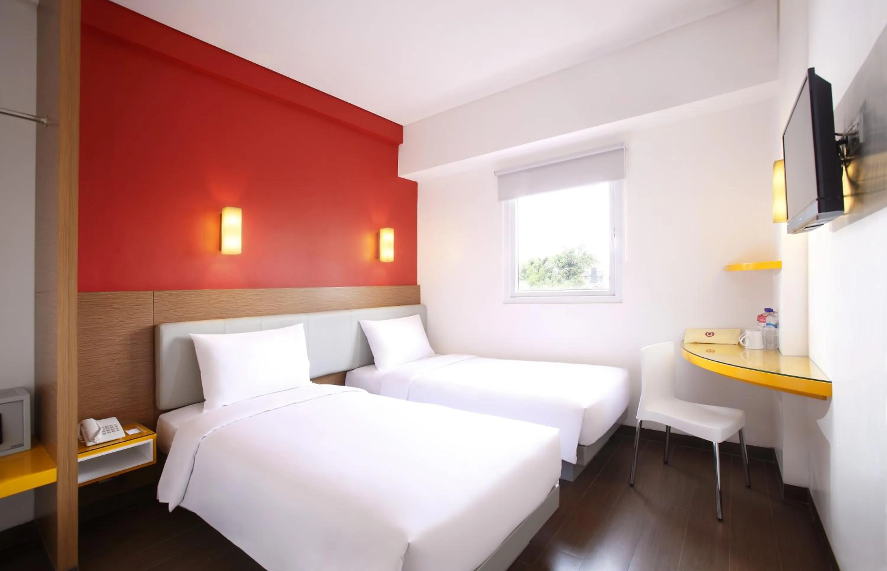 Bedroom, Bed in Amaris Hotel Cilegon