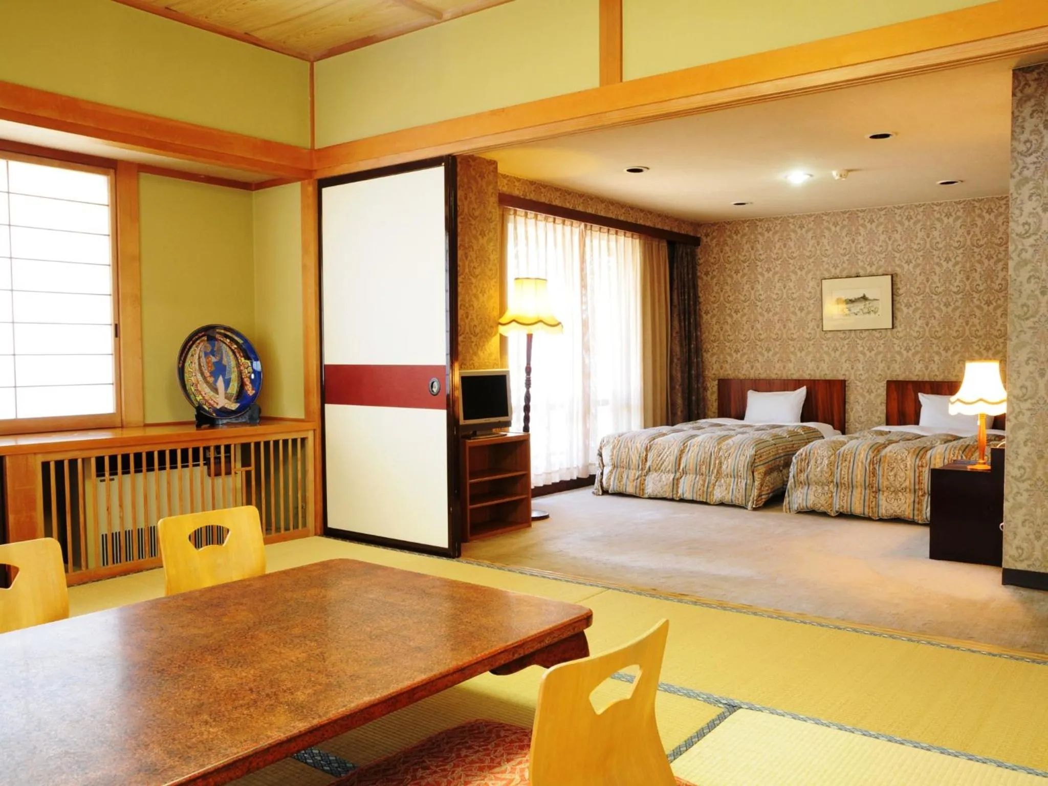 Photo of the whole room, Bed in Hotel Grace Hakuba