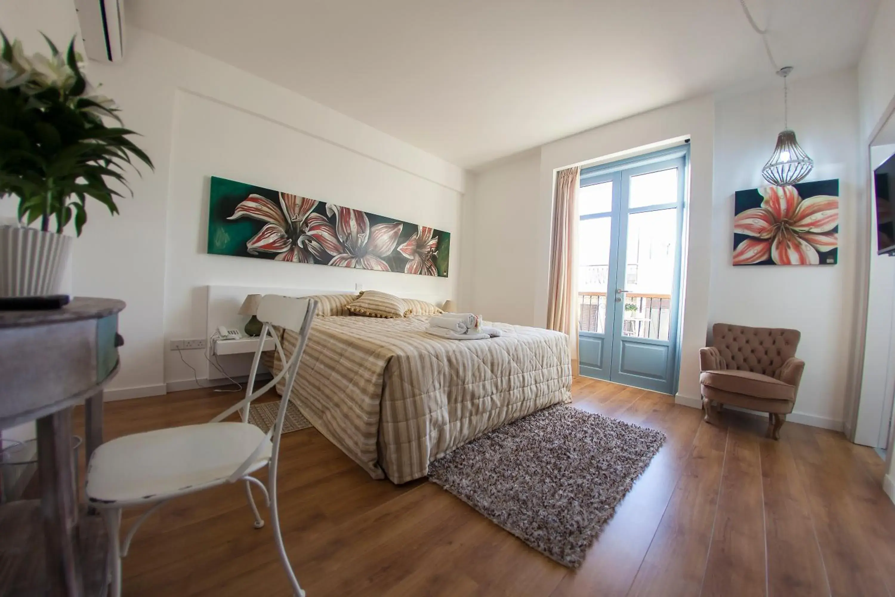 Luxury Studio with Balcony in Operetta House Luxury Studio with Balcony in Operetta House