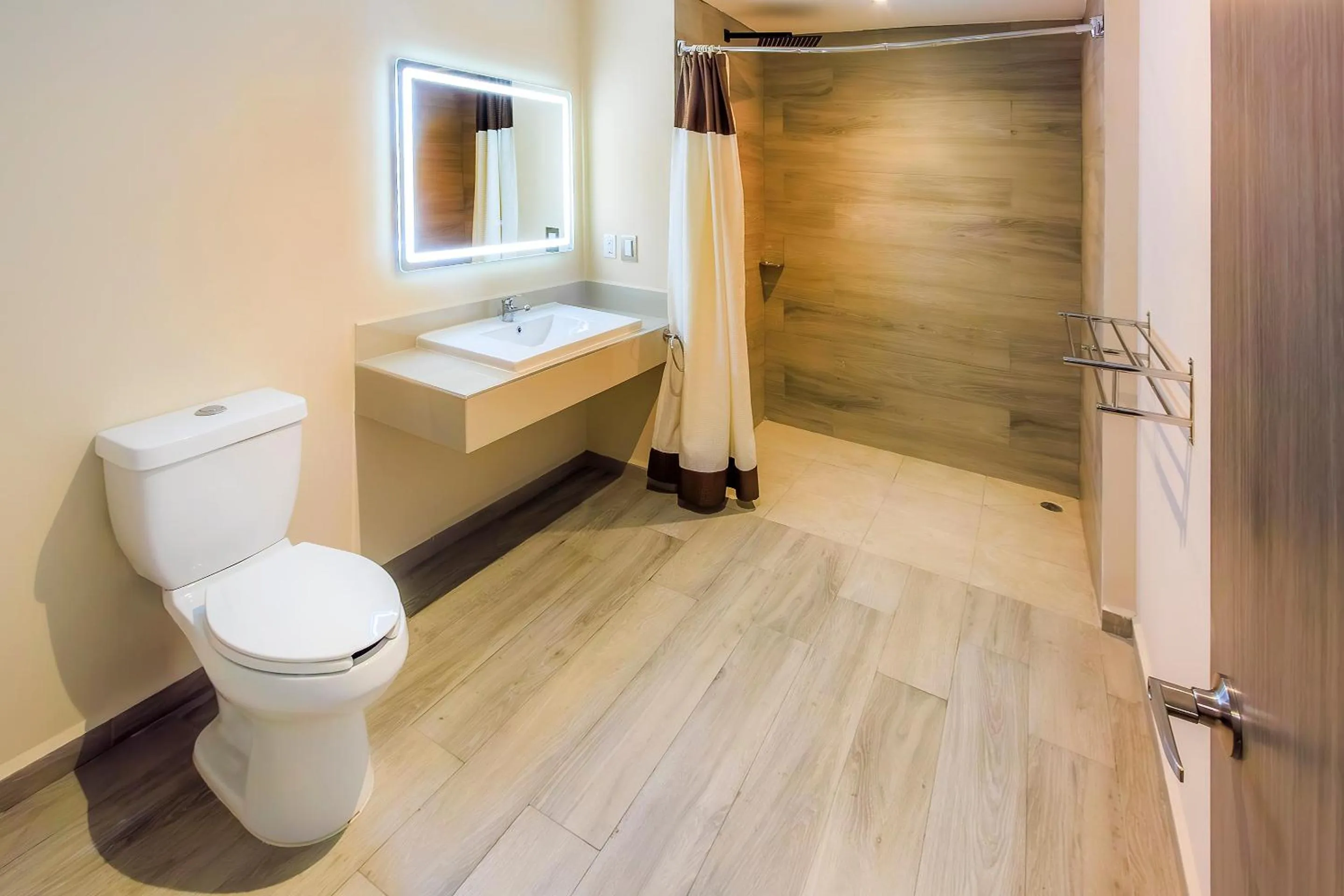 Shower in Collection O Hotel Paris FC, Veracruz