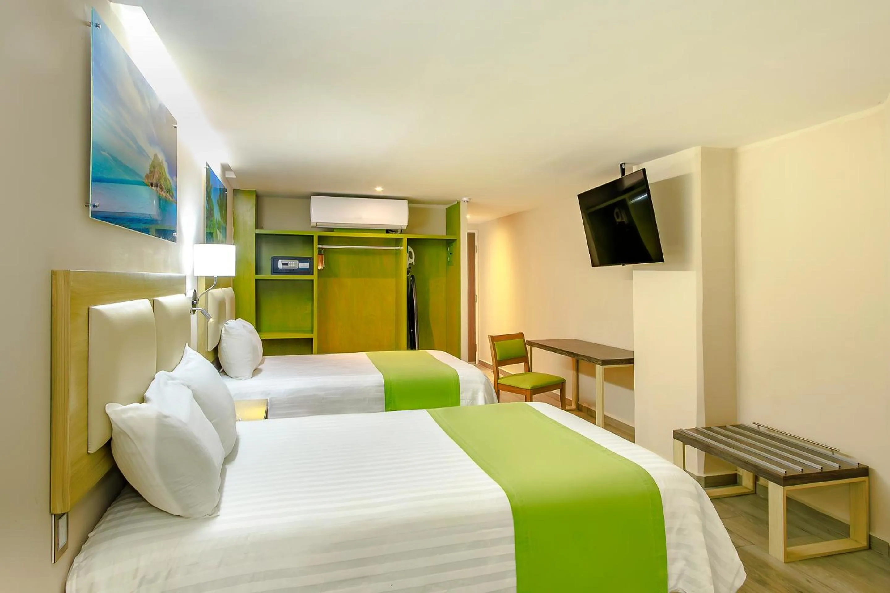 Bedroom, Bed in Collection O Hotel Paris FC, Veracruz