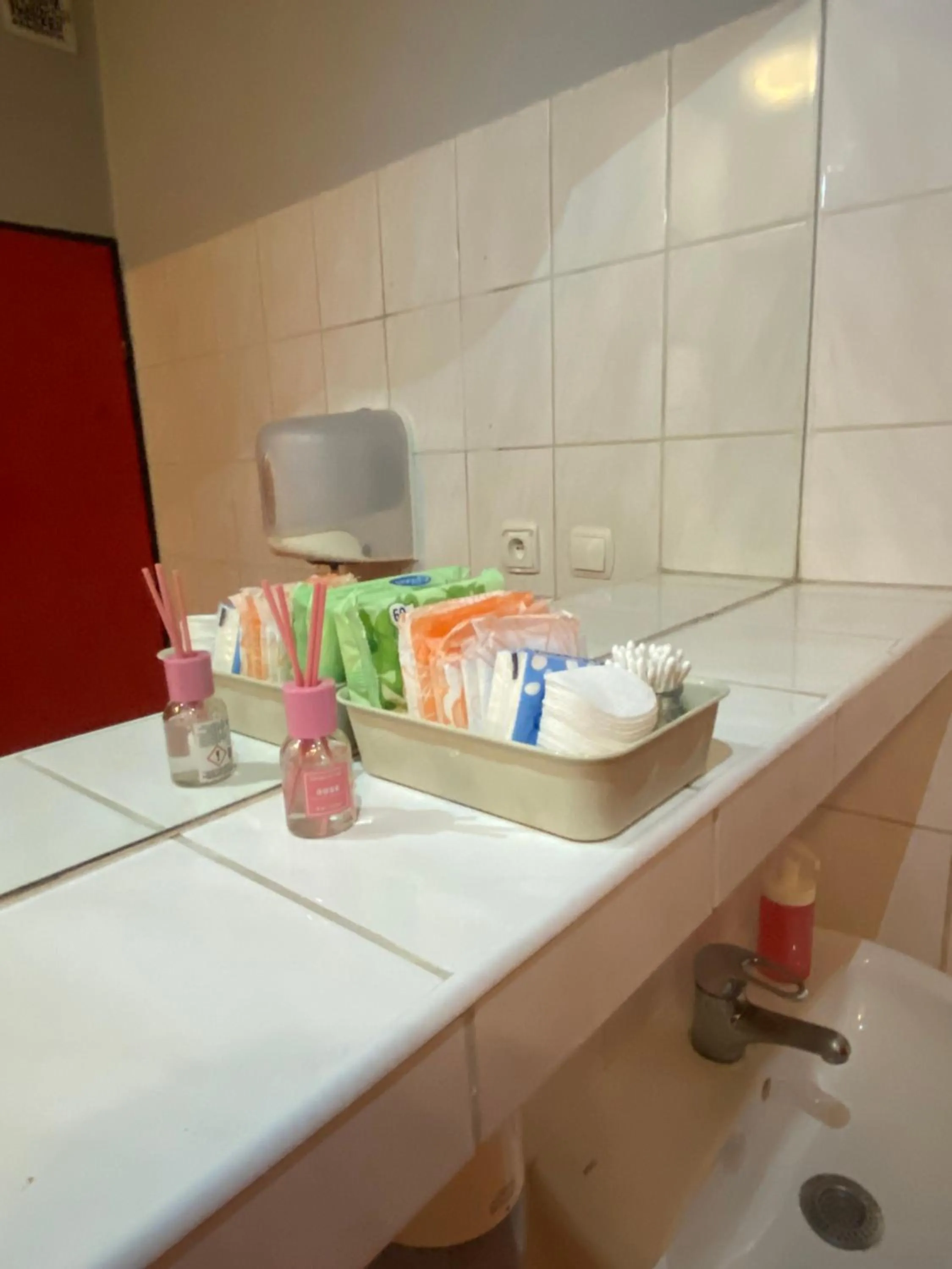 Shower in Art Inn Space