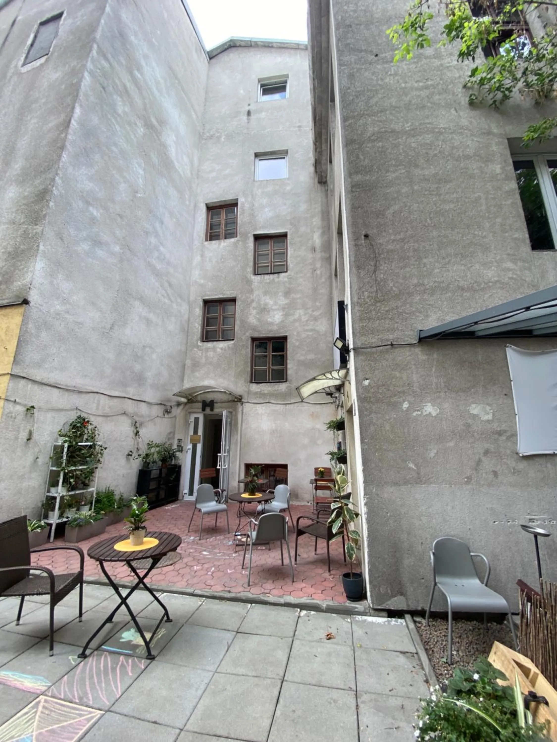 Property building in Art Inn Space