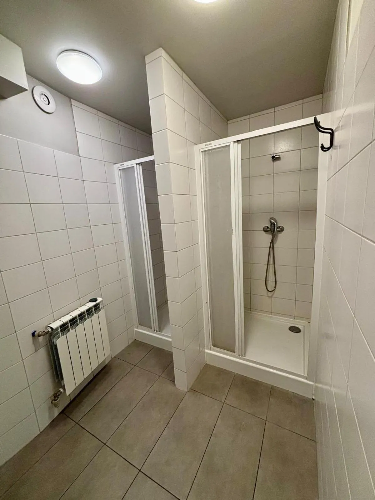 Shower in Art Inn Space