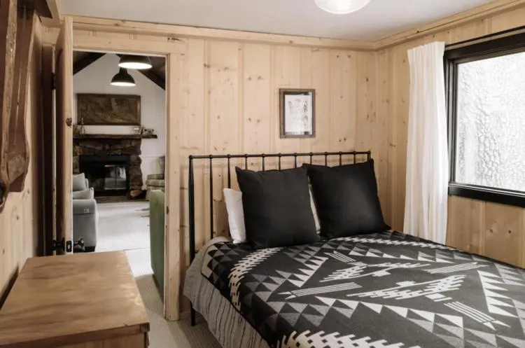 Bed in oak knoll lodge