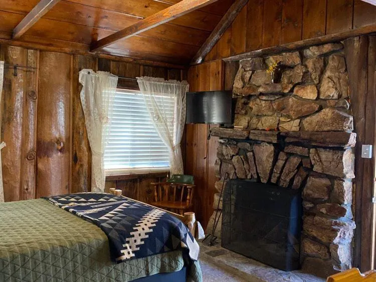 Bed in oak knoll lodge