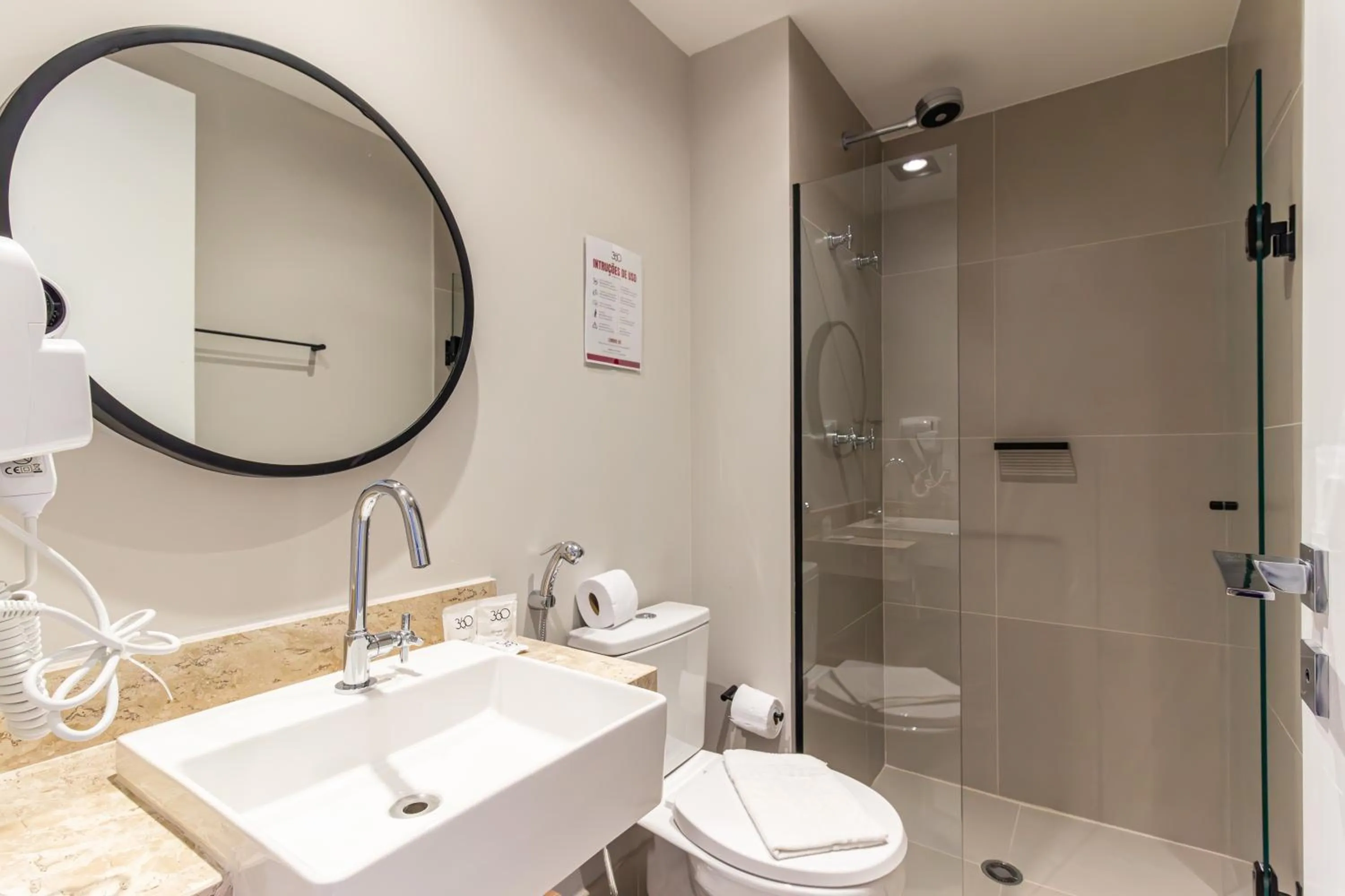 Shower in 360 Paraíso