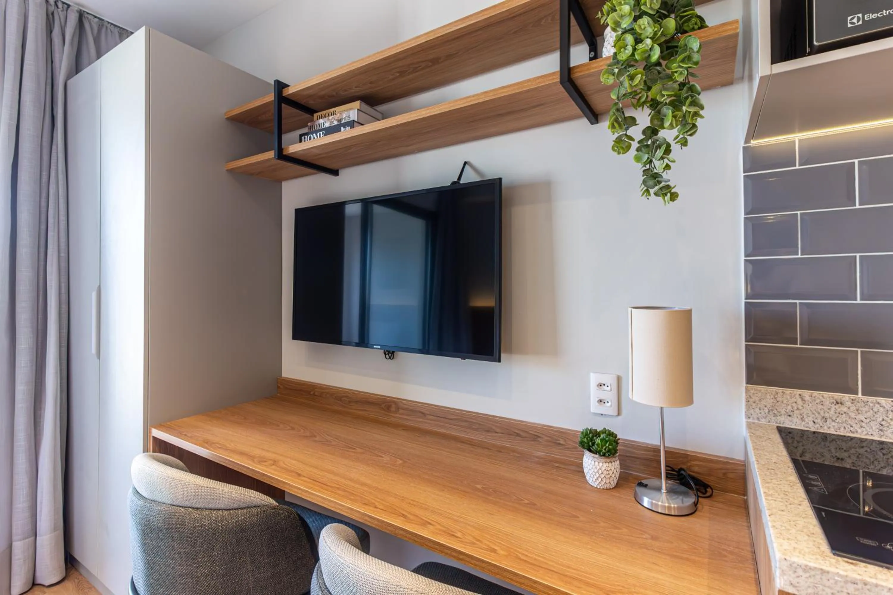 TV and multimedia in 360 Paraíso