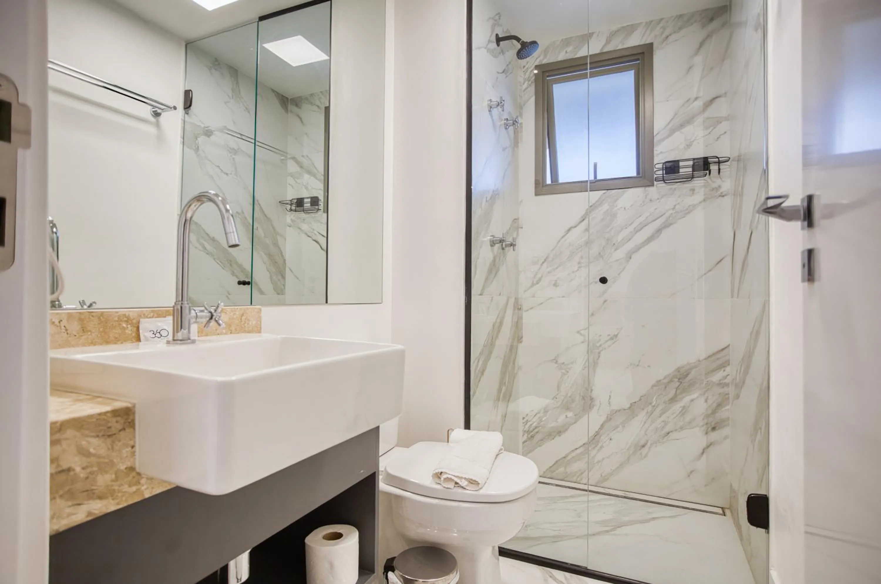 Shower in 360 Paraíso