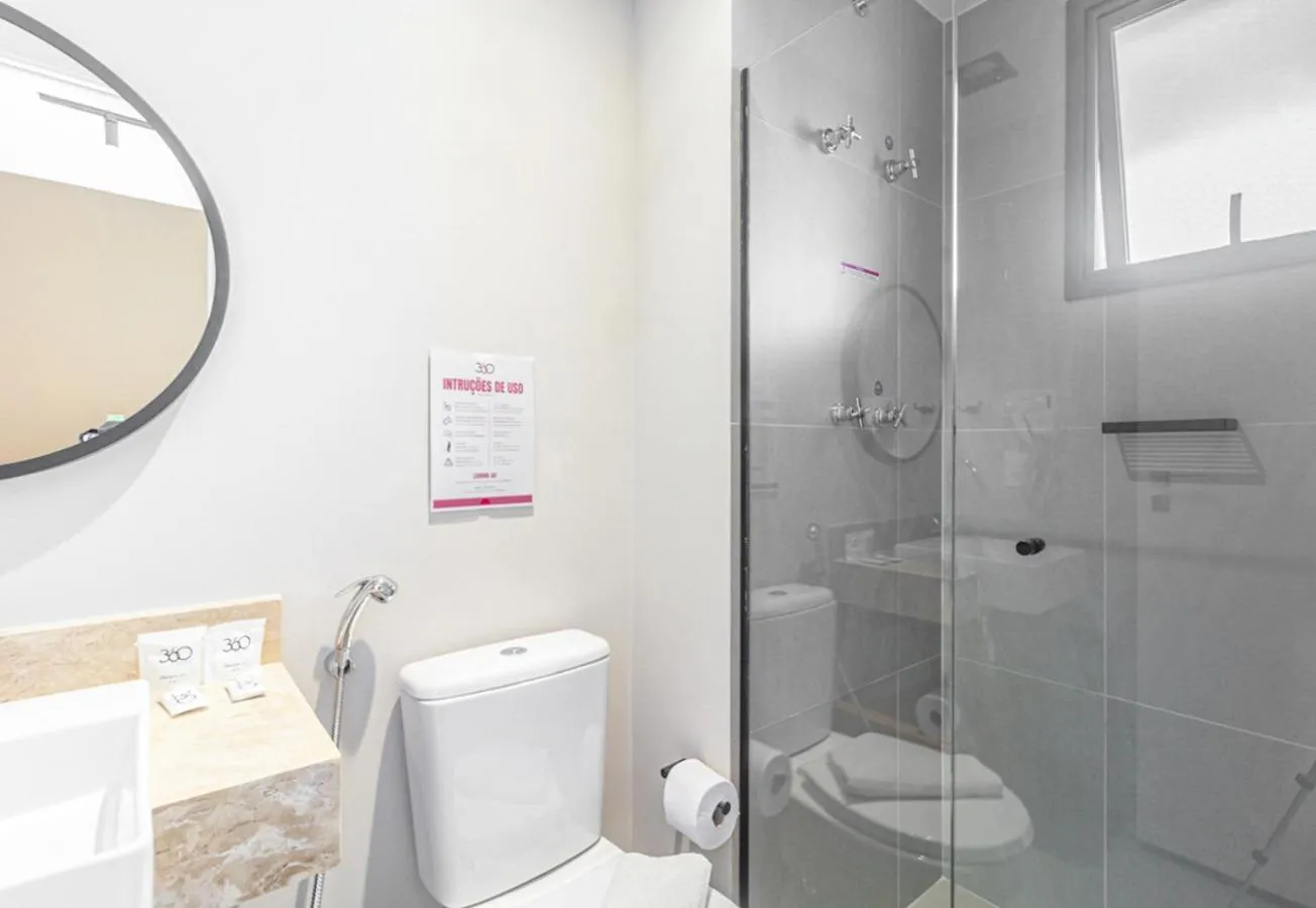 Shower in 360 Paraíso