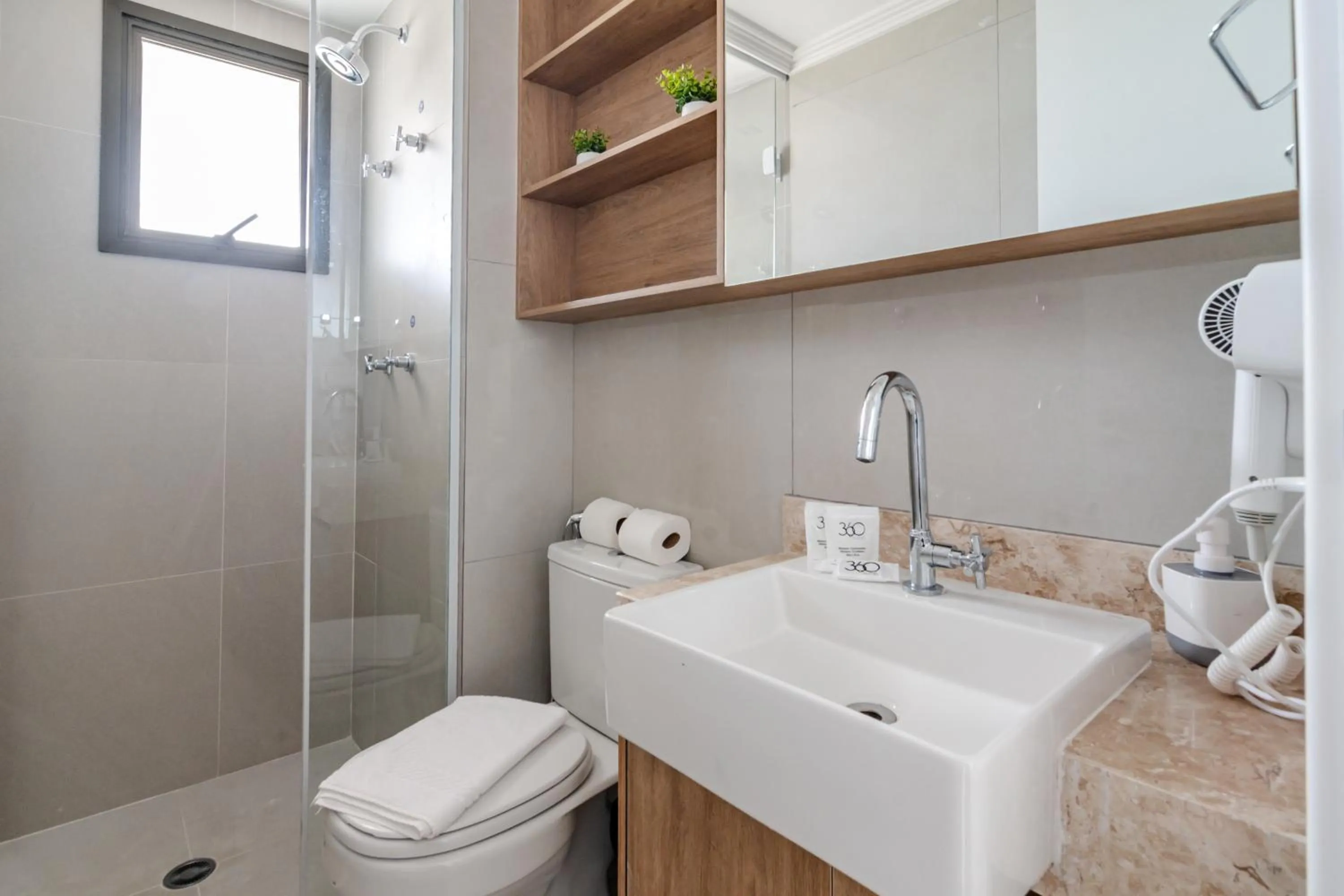 Toilet in 360 Paraíso