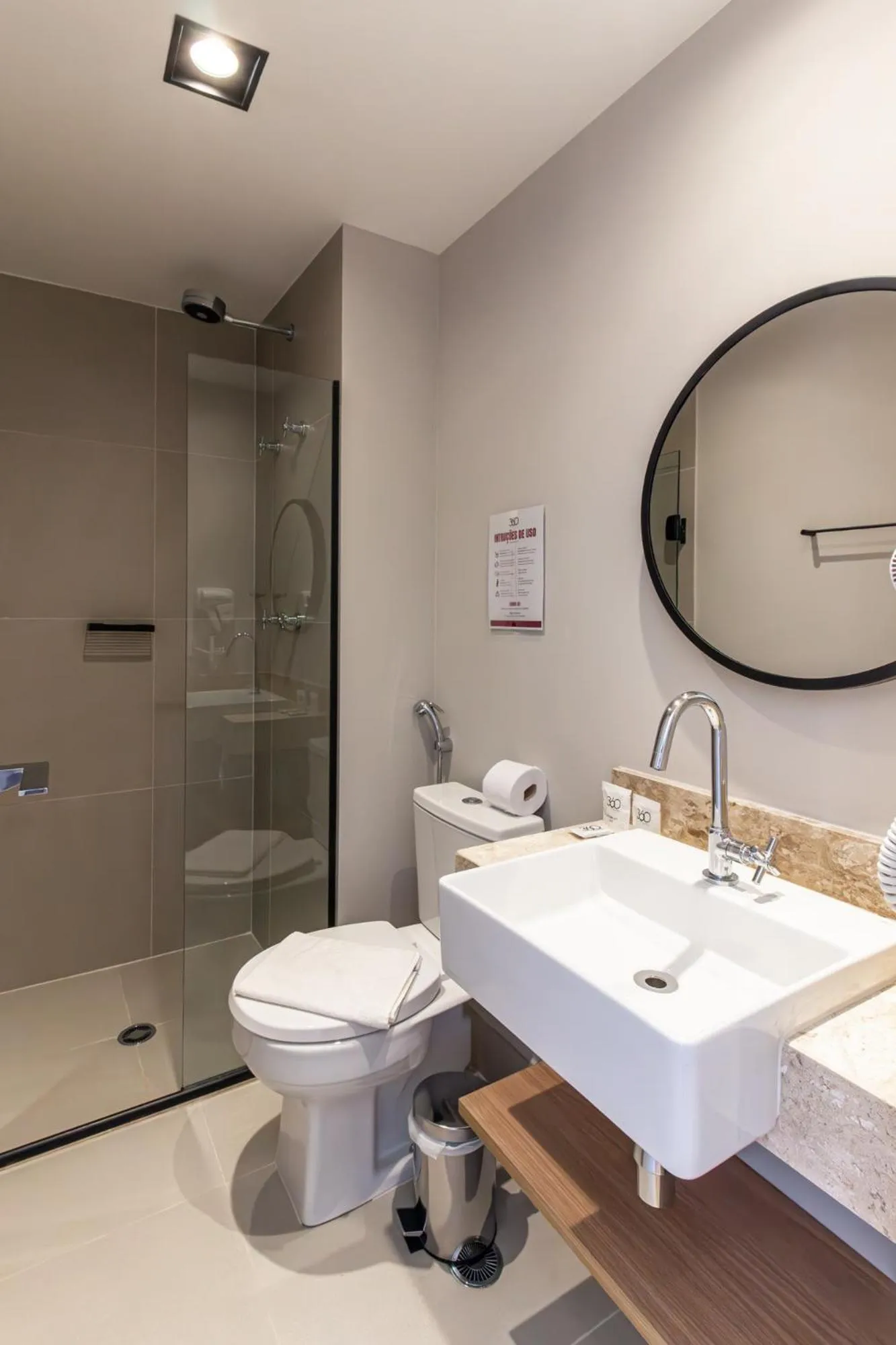 Shower in 360 Paraíso