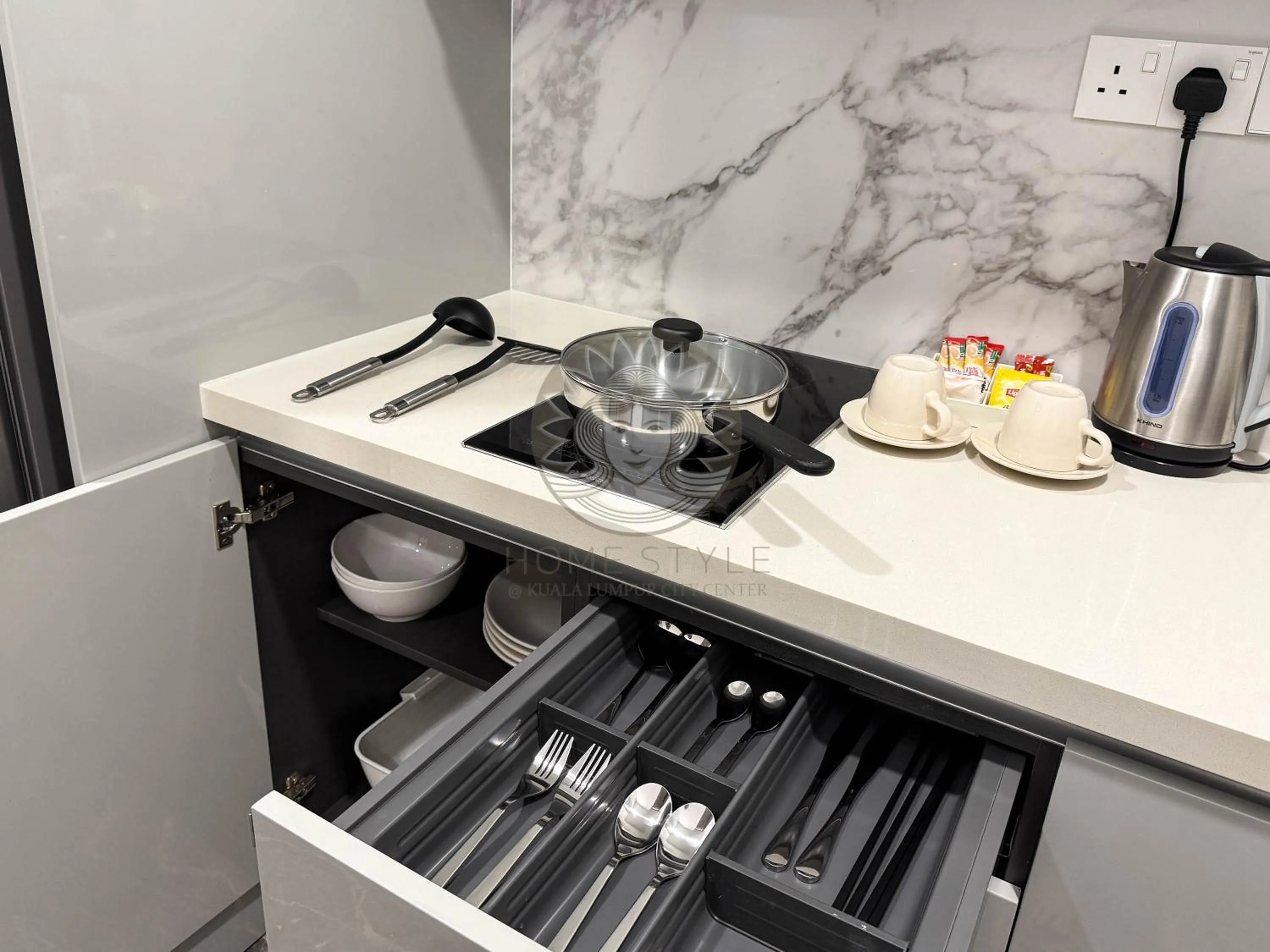 Coffee/tea facilities in HOME STYLE at Platinum Suites 2 KLCC Twin Towers