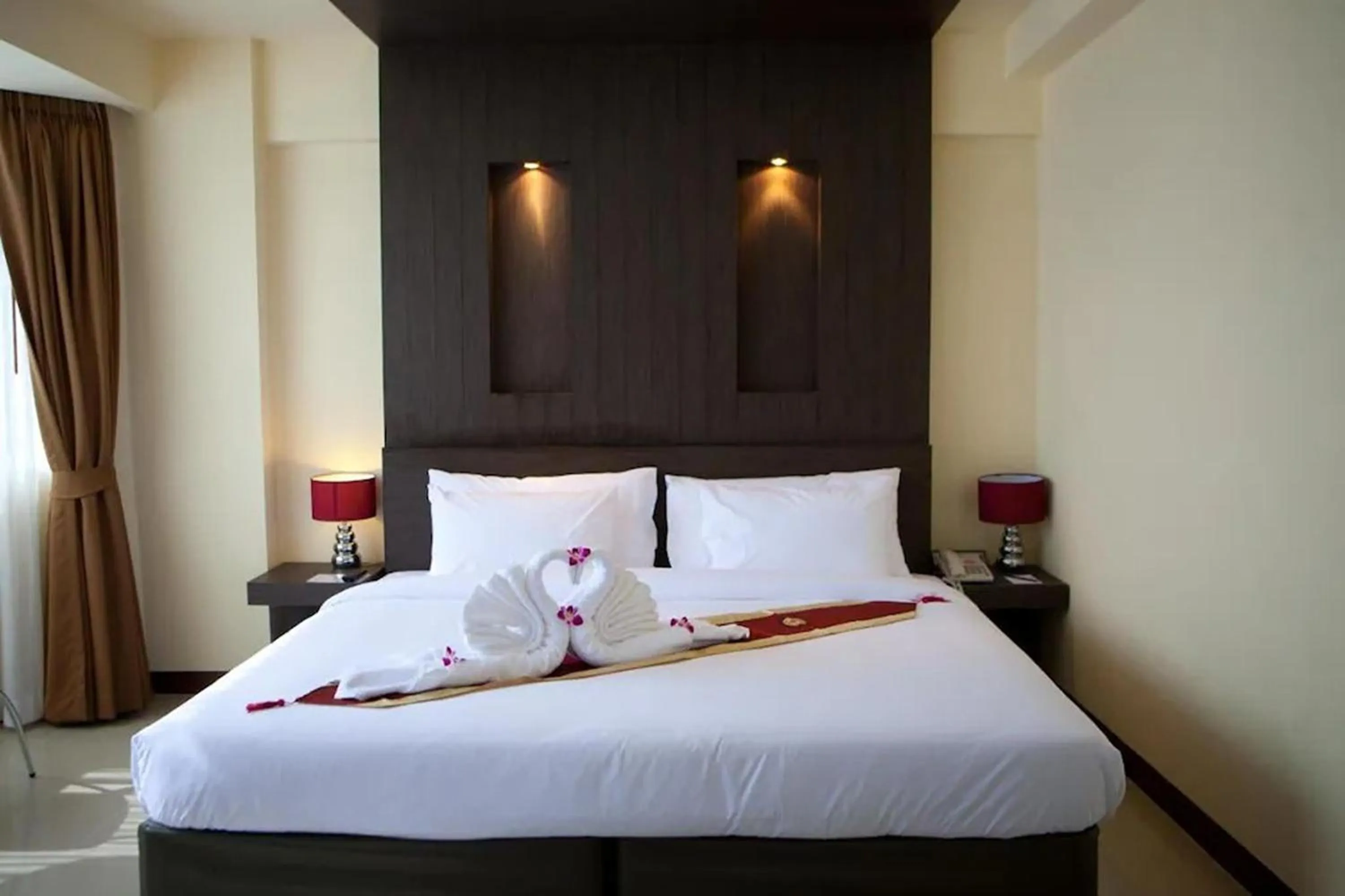 Bedroom in Suncity Hotel Pattaya