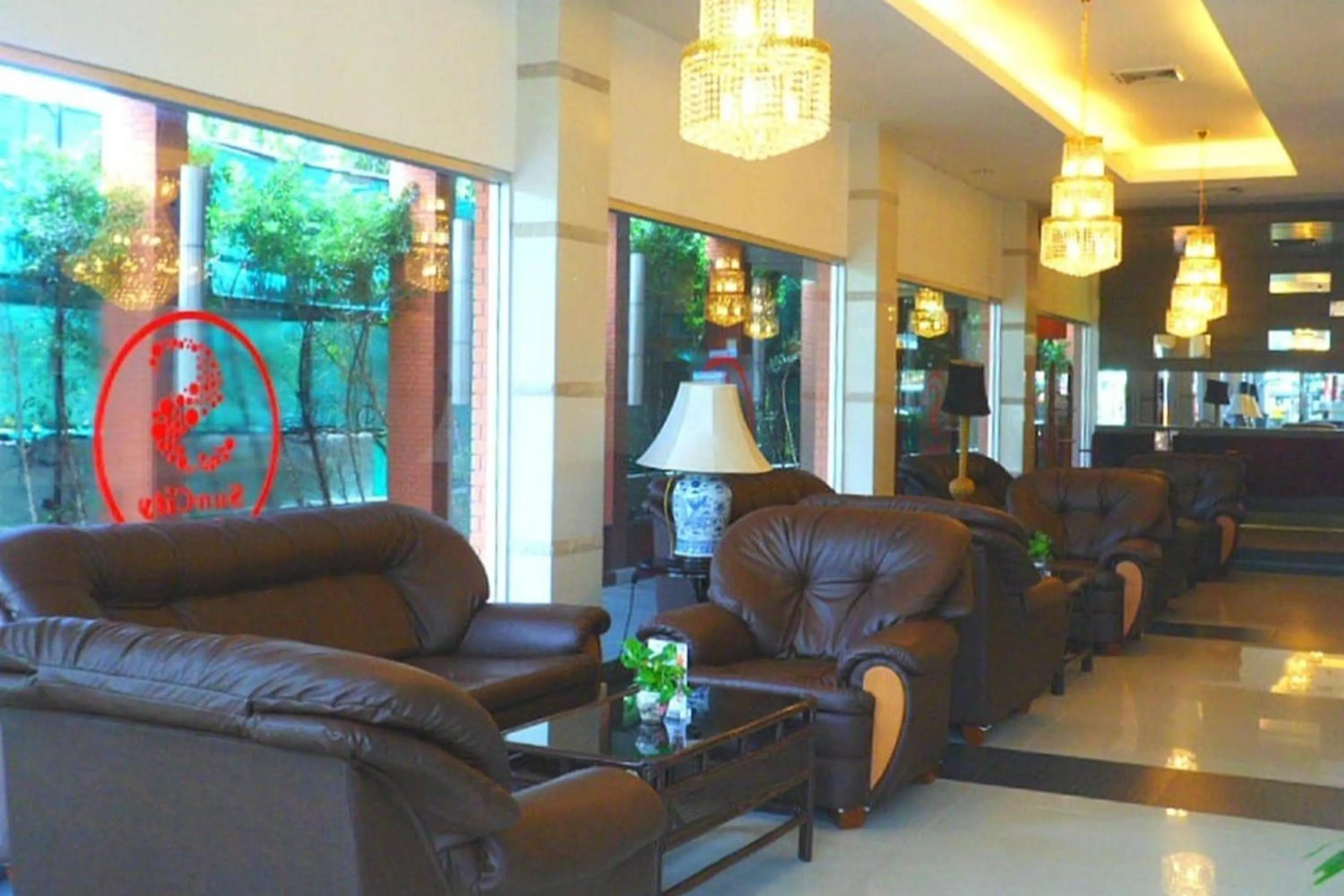 Seating area in Suncity Hotel Pattaya