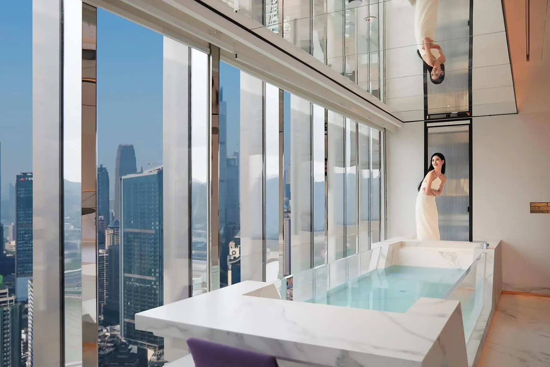 Bath in ISEYA Panoramic Hotel Chongqing Jiefangbei Raffles Plaza