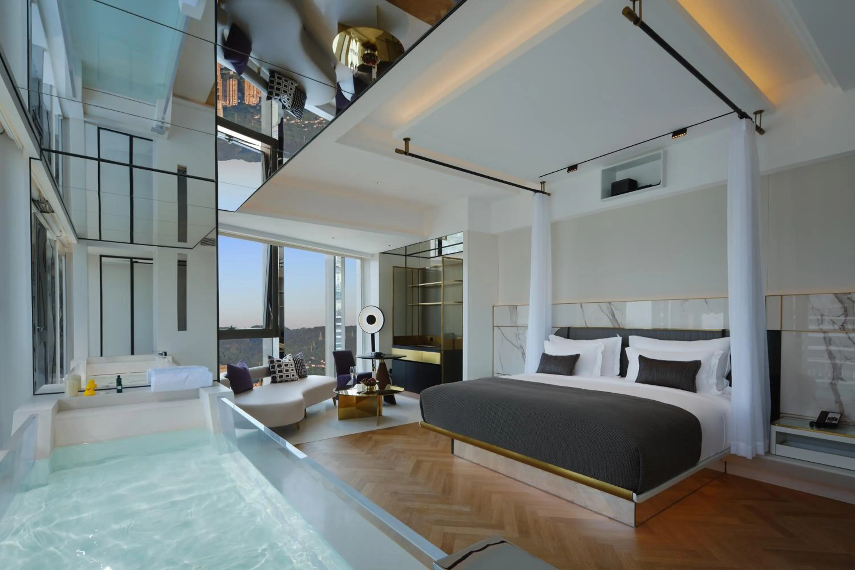 Bed in ISEYA Panoramic Hotel Chongqing Jiefangbei Raffles Plaza