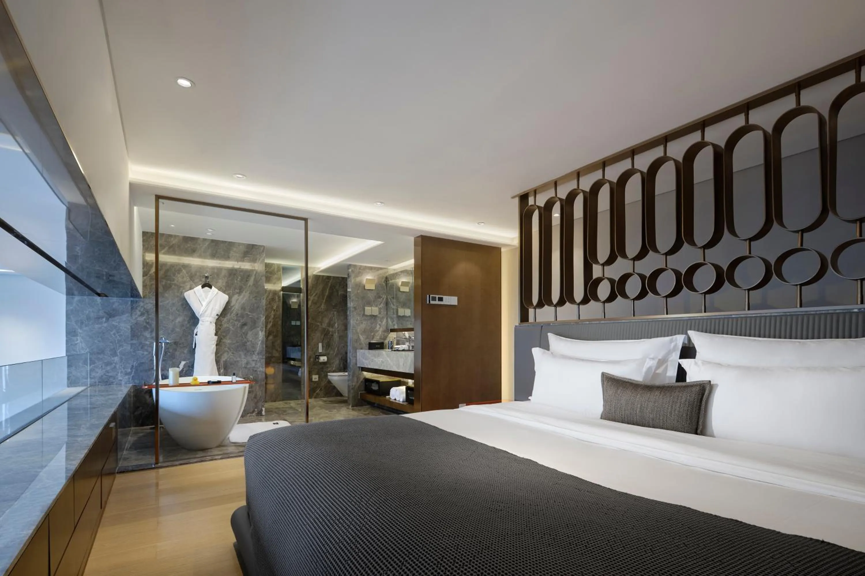 Bed in ISEYA Serviced Apart-ment Chengdu Taikoo Li Flagship