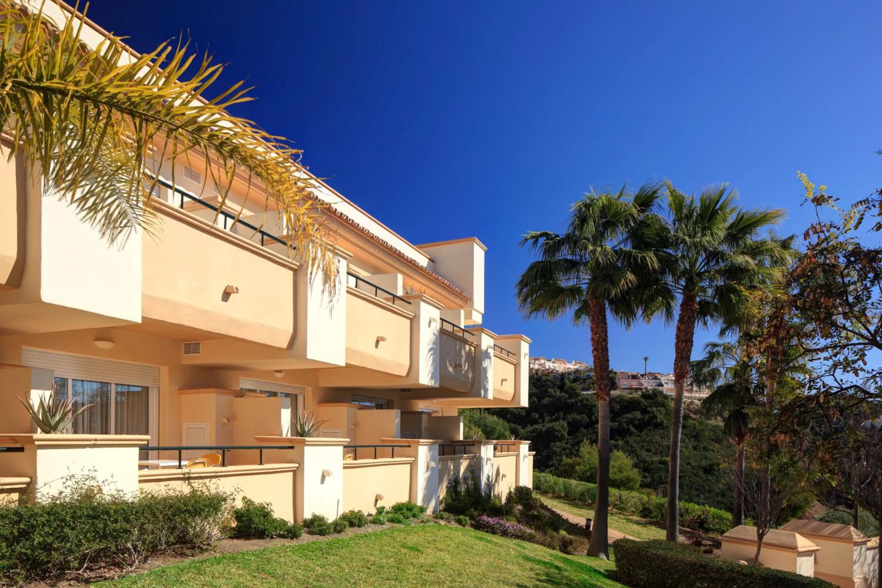 Facade/entrance in Elviria Hills Living